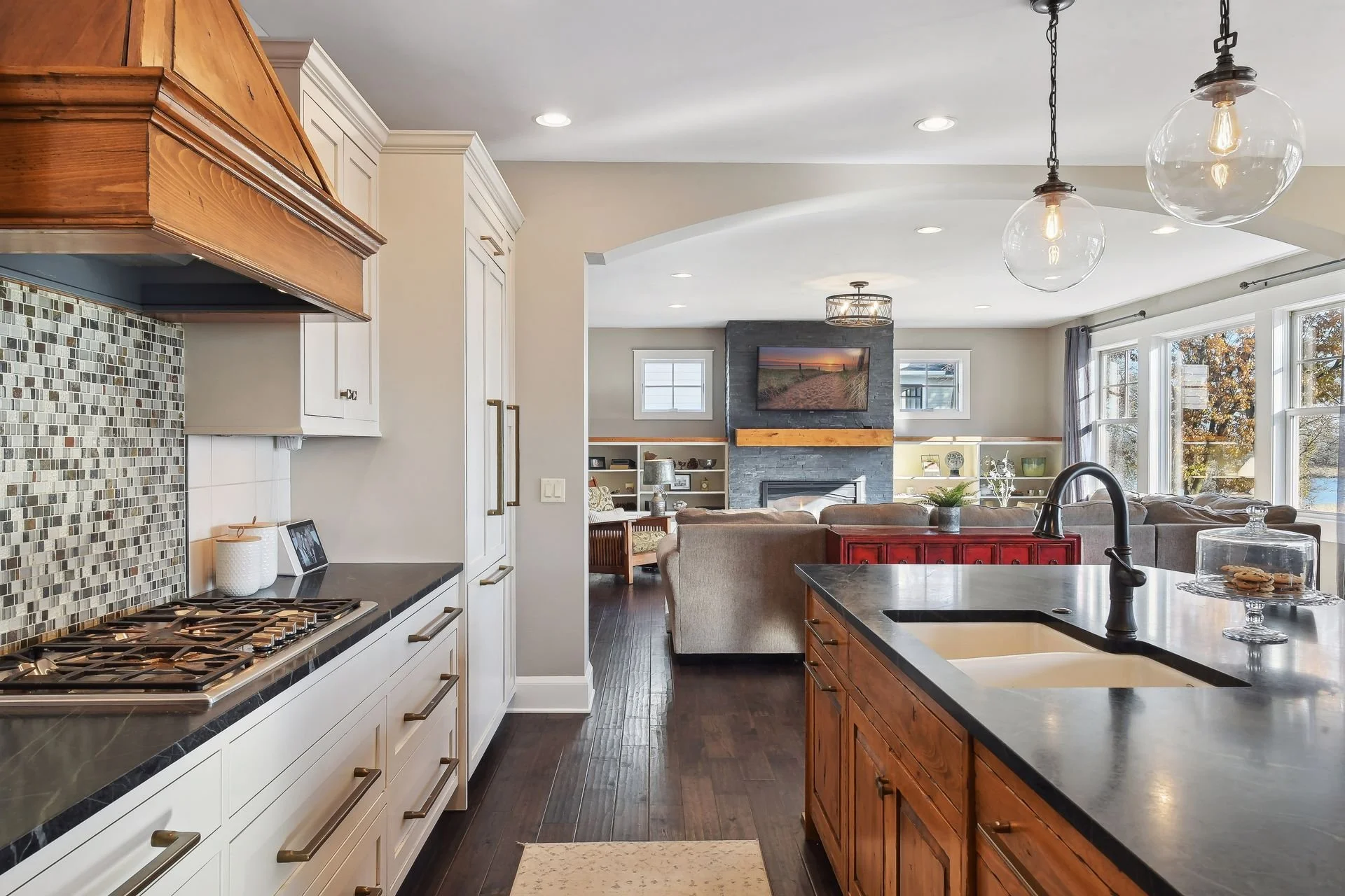 7081 Halstead Drive - Spacecrafting - 0020.jpg