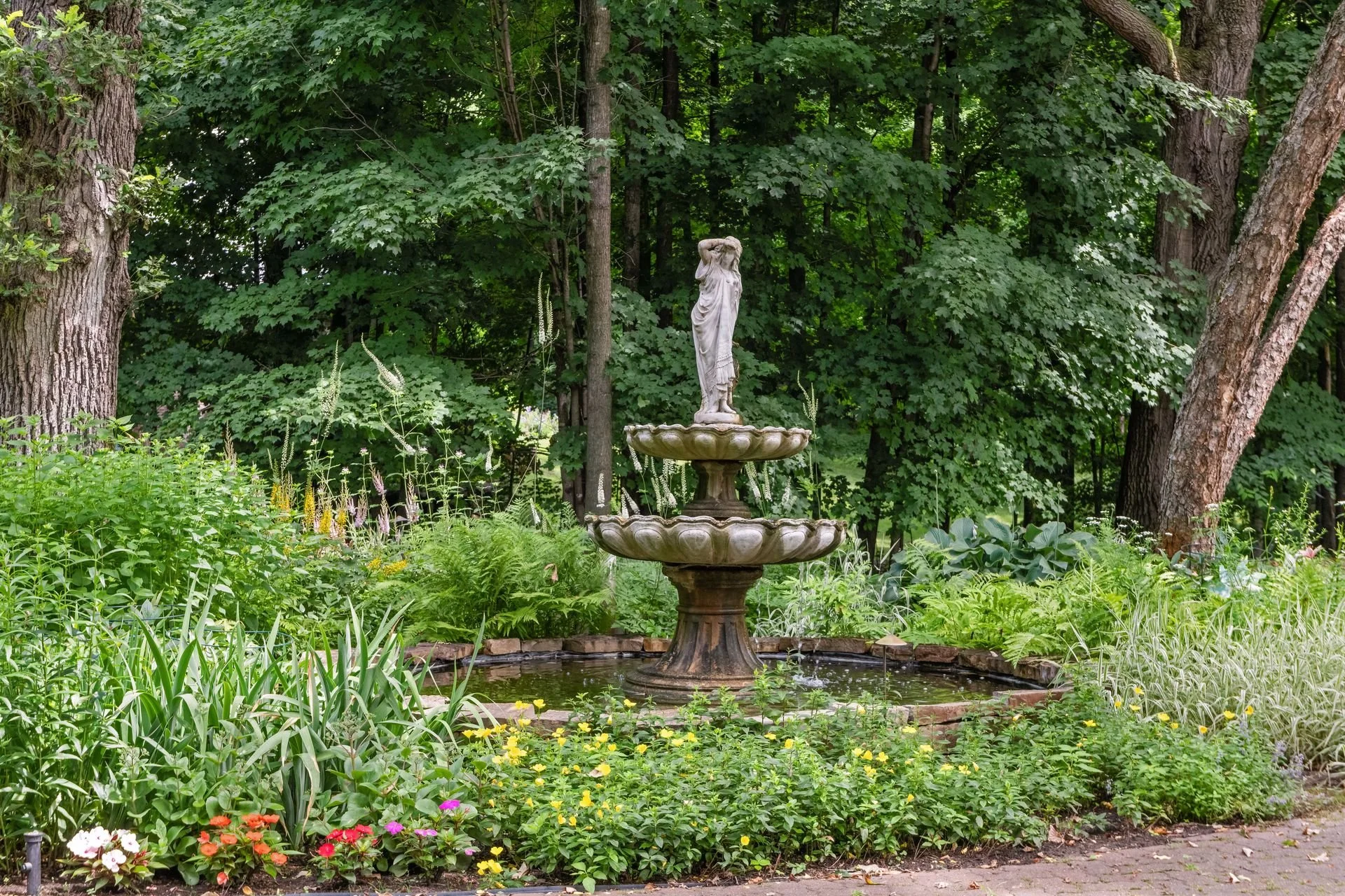 1 250 Wakefield Road - Spacecrafting - 0016.jpg