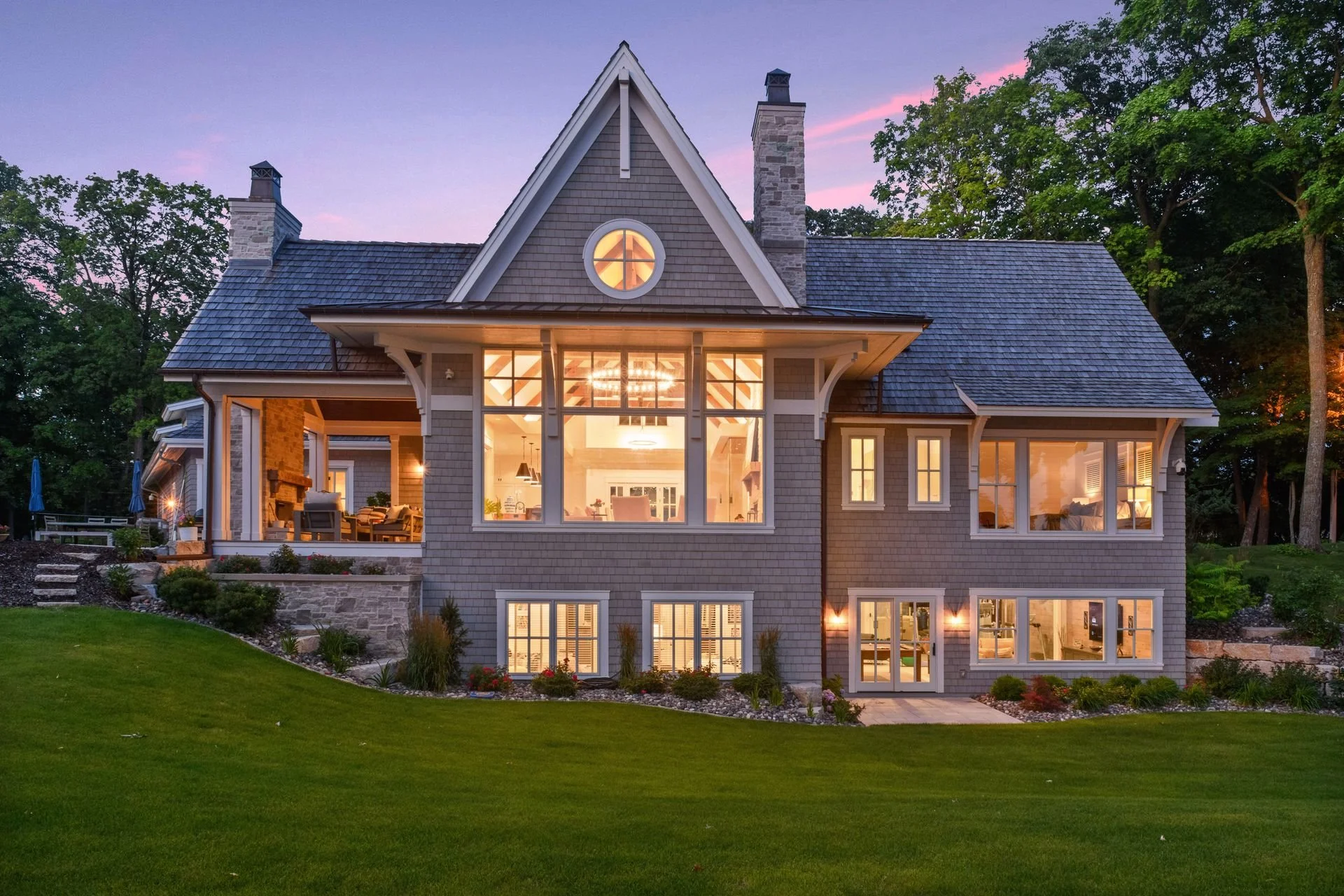 LISTINGS &amp; SALES