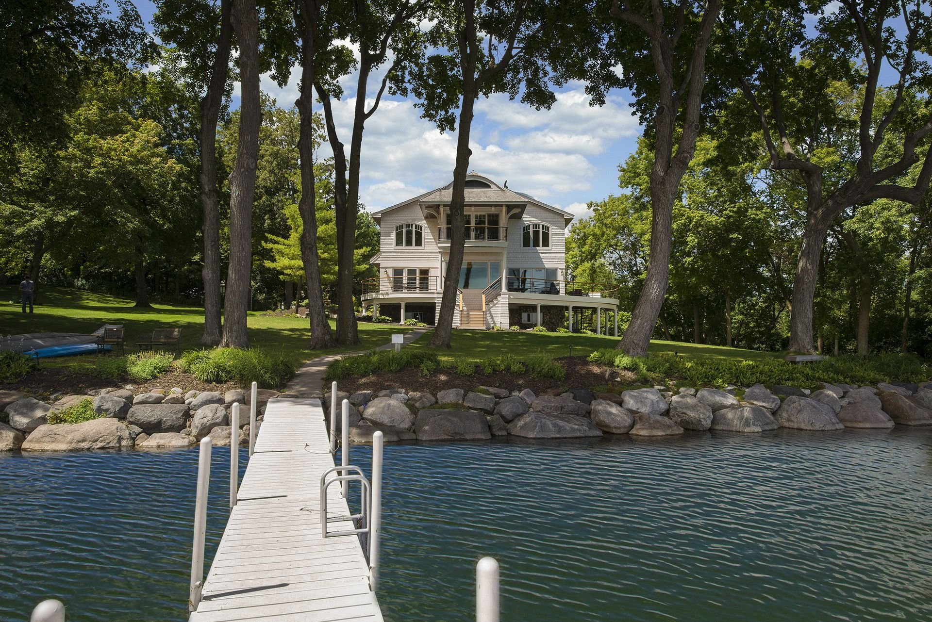 Sold: Lake Minnetonka / $2,358,000