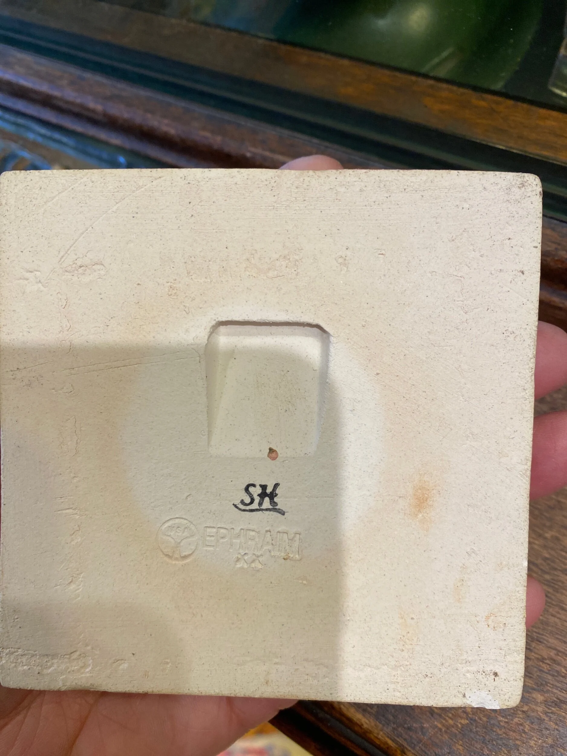 0E7C8191-CCA3-4080-B6E0-D8360BA38B44