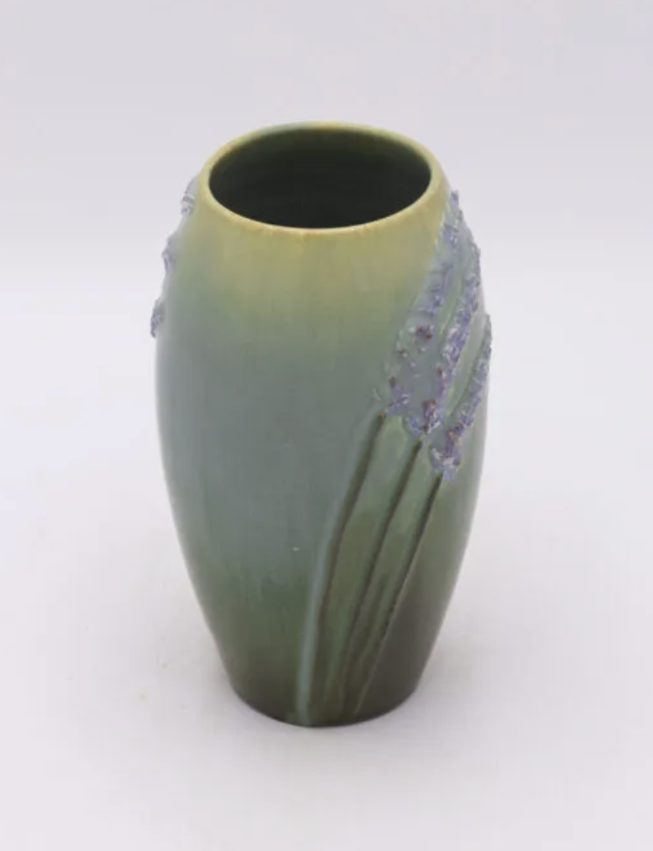 lavendar vase 2.png
