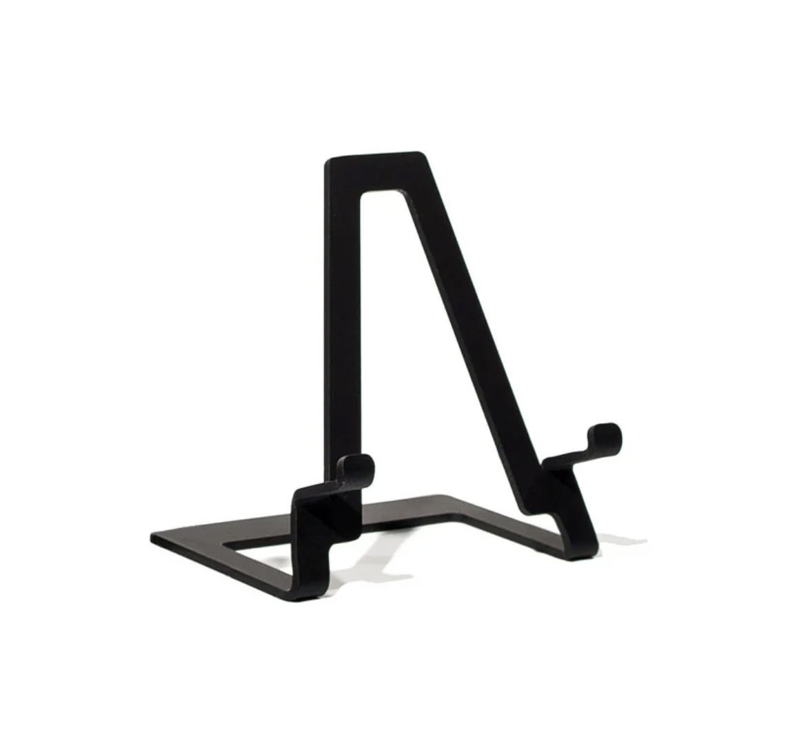 medium easel motawi.png