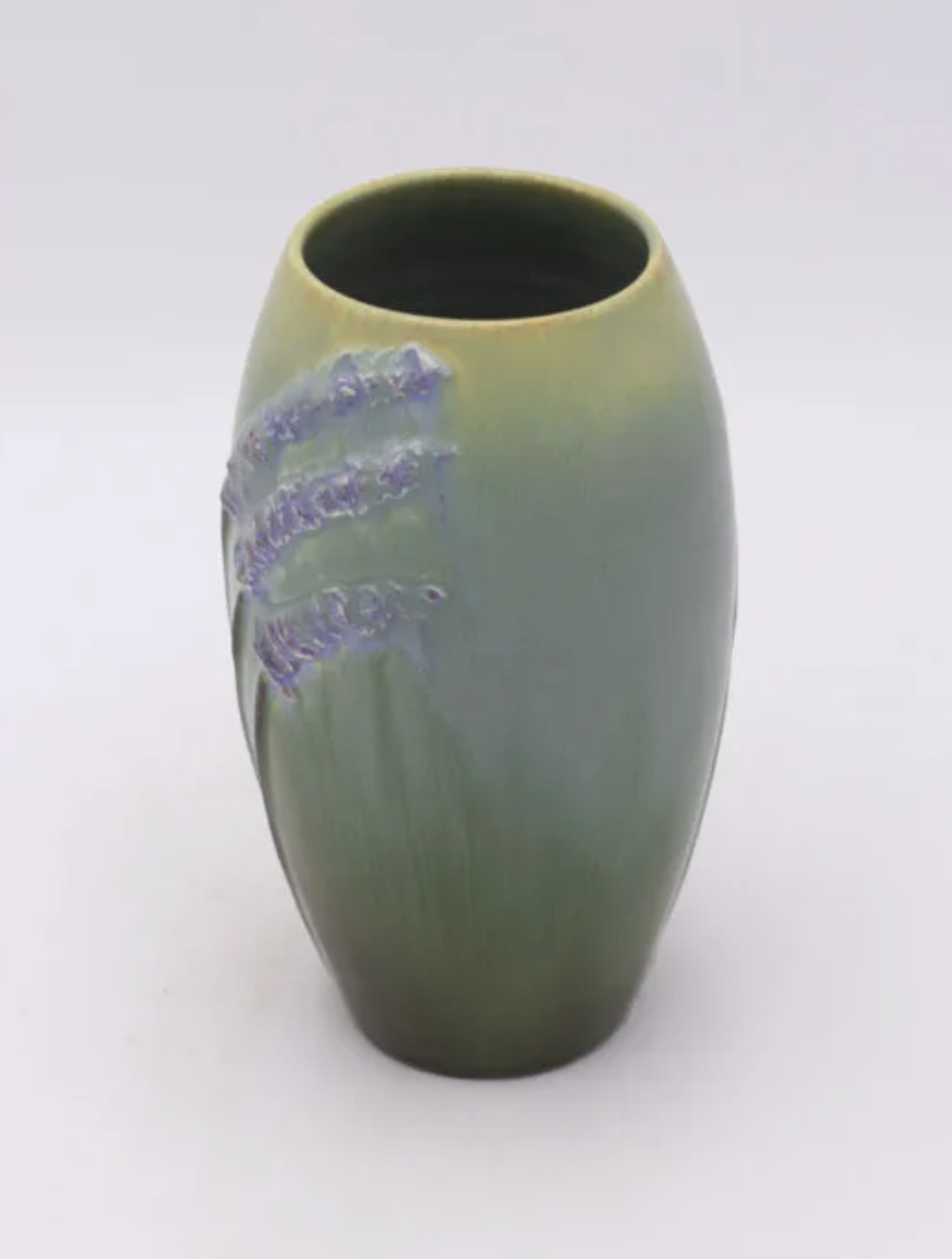 Lavendar vase.png