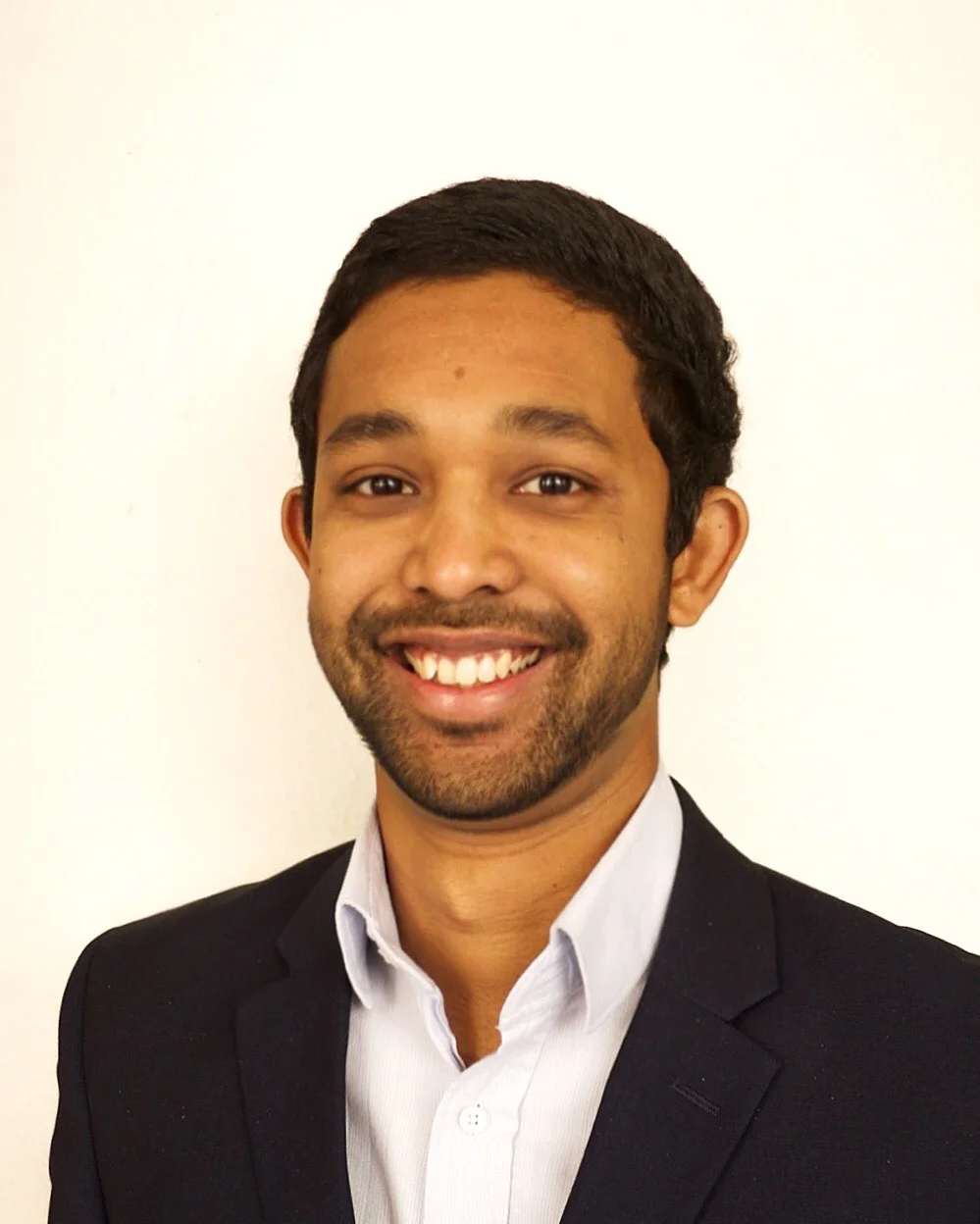 Sanjiv Fernando Headshot.jpg