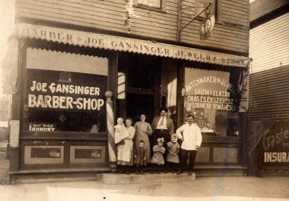 Gansinger store in Harbor.JPG