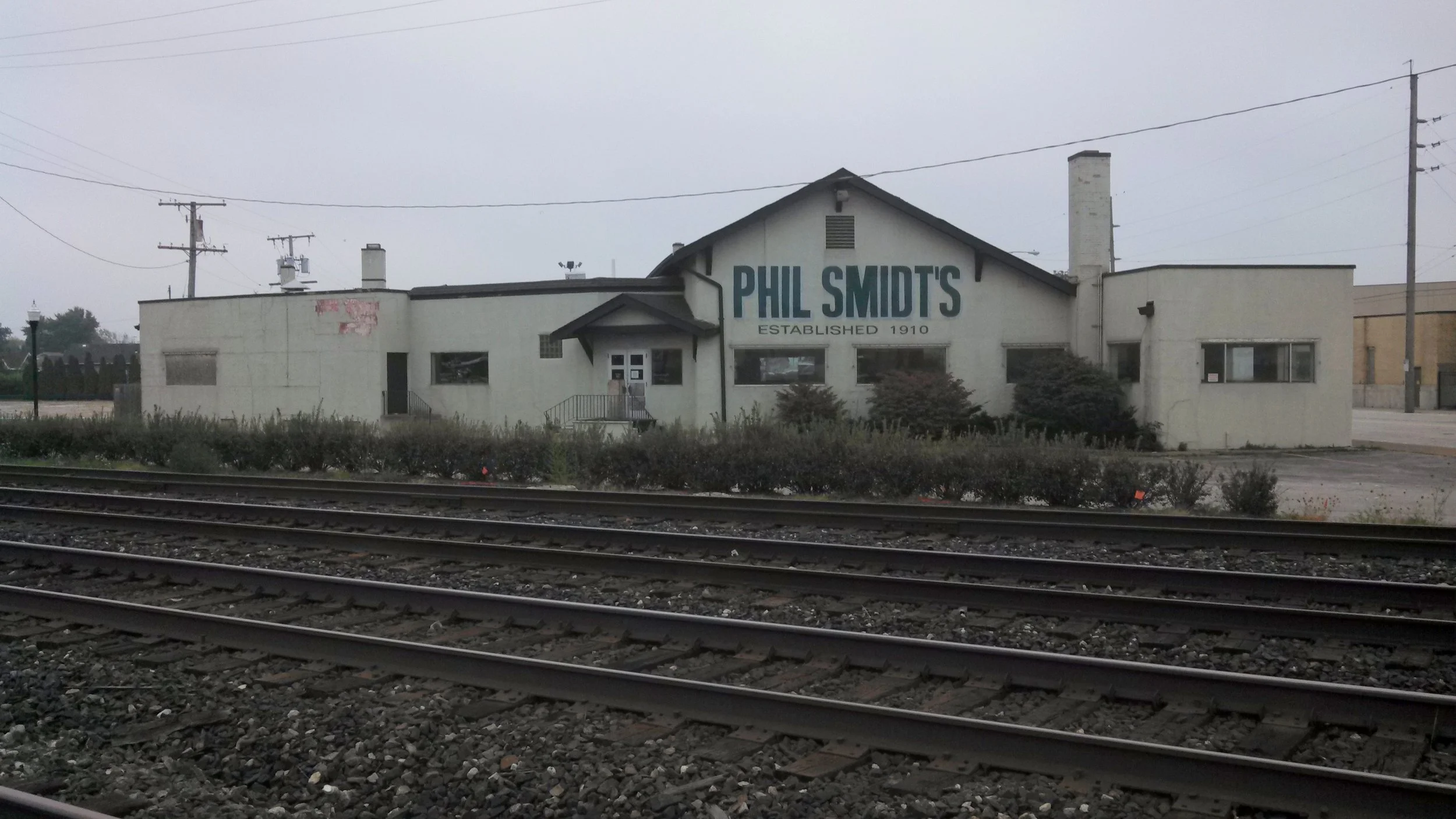 Phil Smidt’s stood at the far north end of Calumet Avenue, across from the railroad tracks. This photo was from October 2013, six years after the restaurant closed. The building was demolished in 2014.