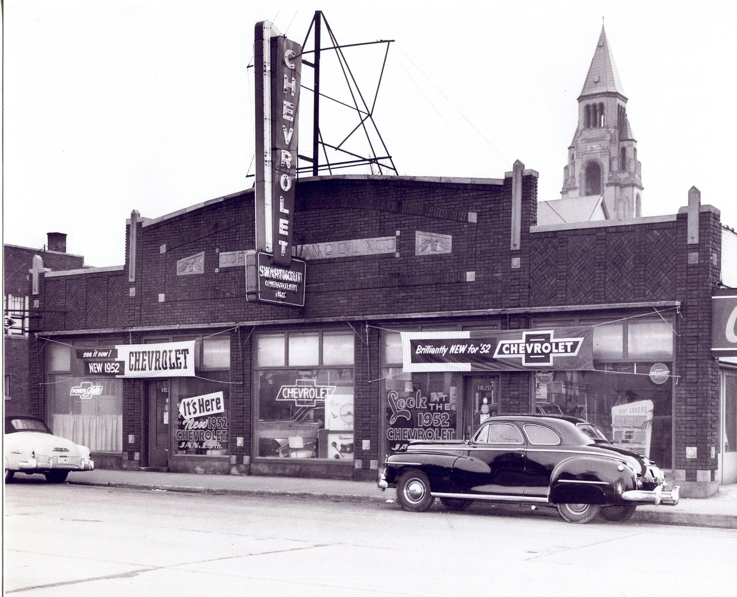 Swarthout Chevrolet in 1952, on Indianapolis Boulevard at Benedict Place, where the McDonald’s now stands.