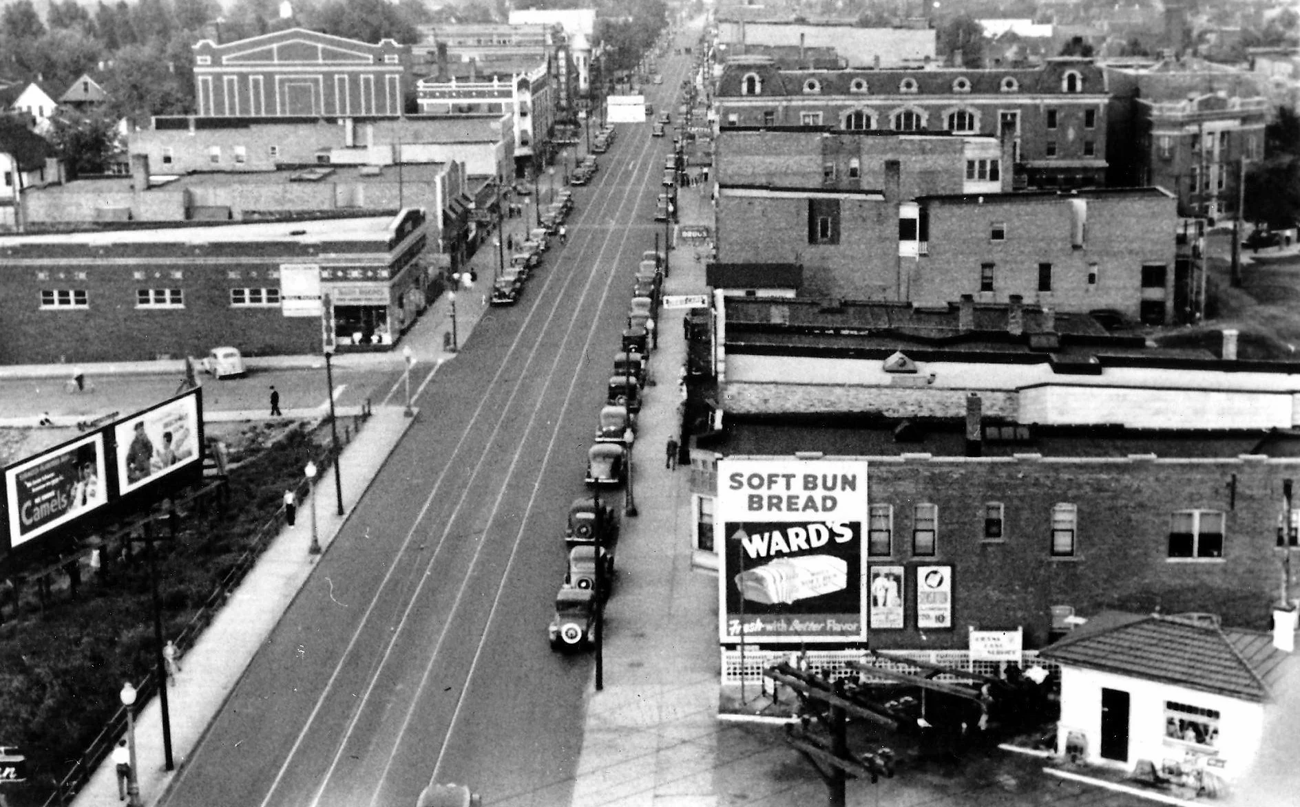 The Central State Bank Building offered birds eye views of Indianapolis Boulevard and 119th Street. This is how 119th Street looked from the top floor of the bank building, probably in the early 1930s.