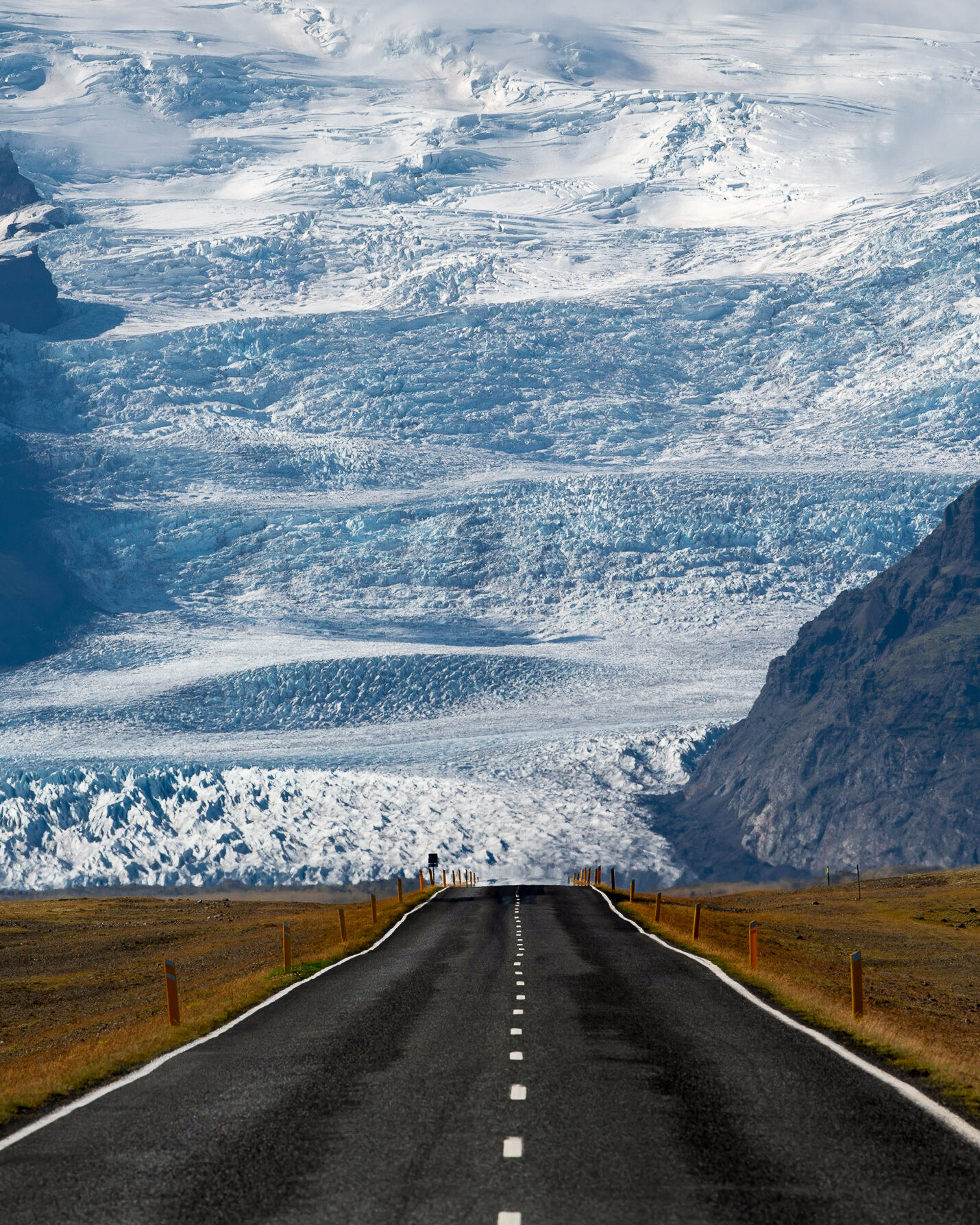 Way to the Glacier, Iceland by Valentinos Loucaides 2021 / @chlouk