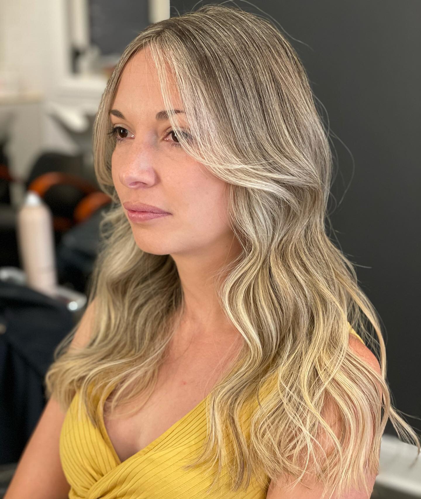 Ultra dimensional and bright for this queen. 

#chicagosalon #bronde #summer