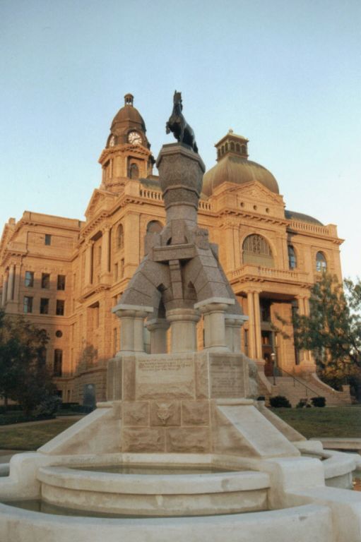 Tarrant County Horse Fountain.jpg