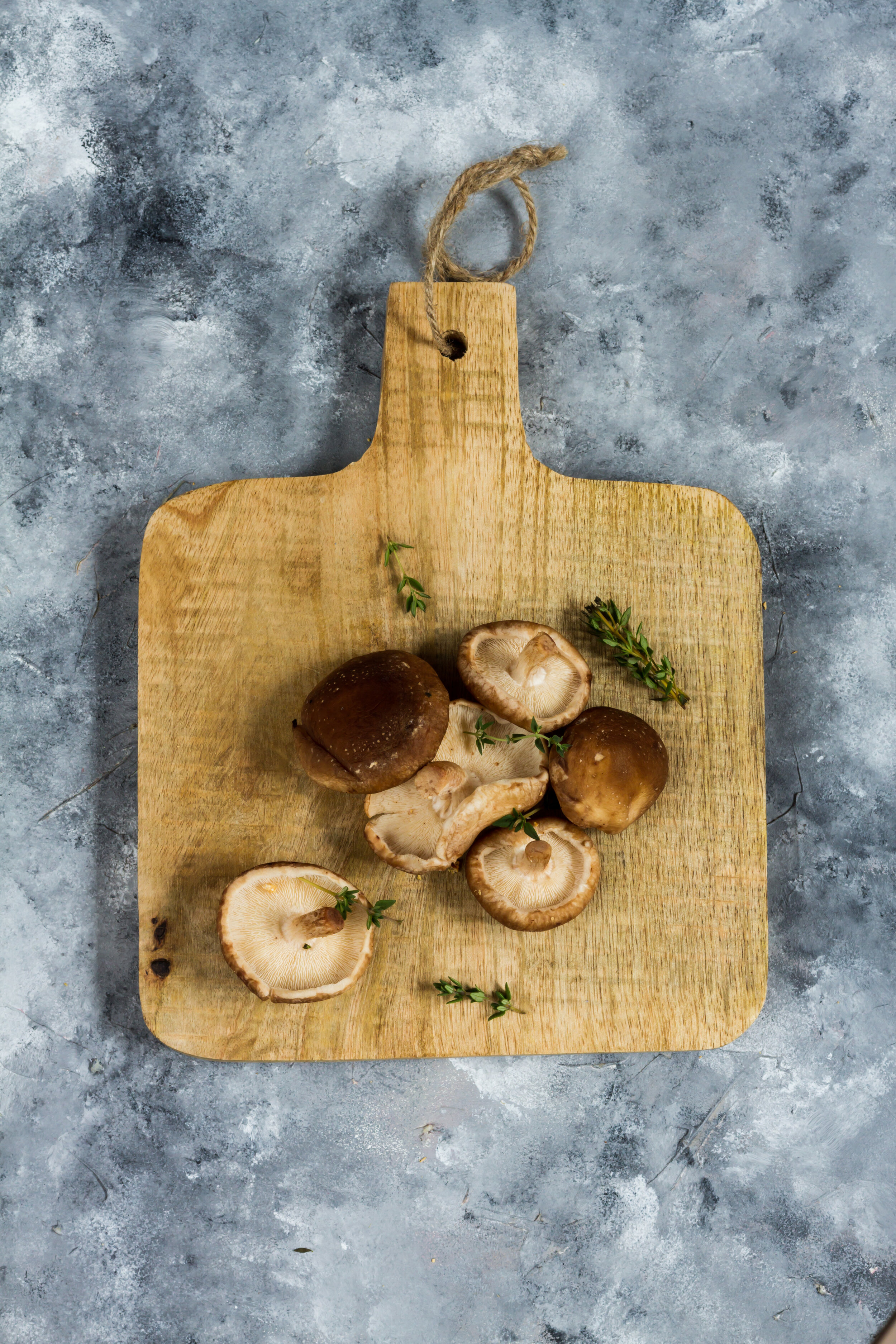 Shitake Mushroom Caps Whole - 8 Ounces - Whole Dried Japanese Shitake