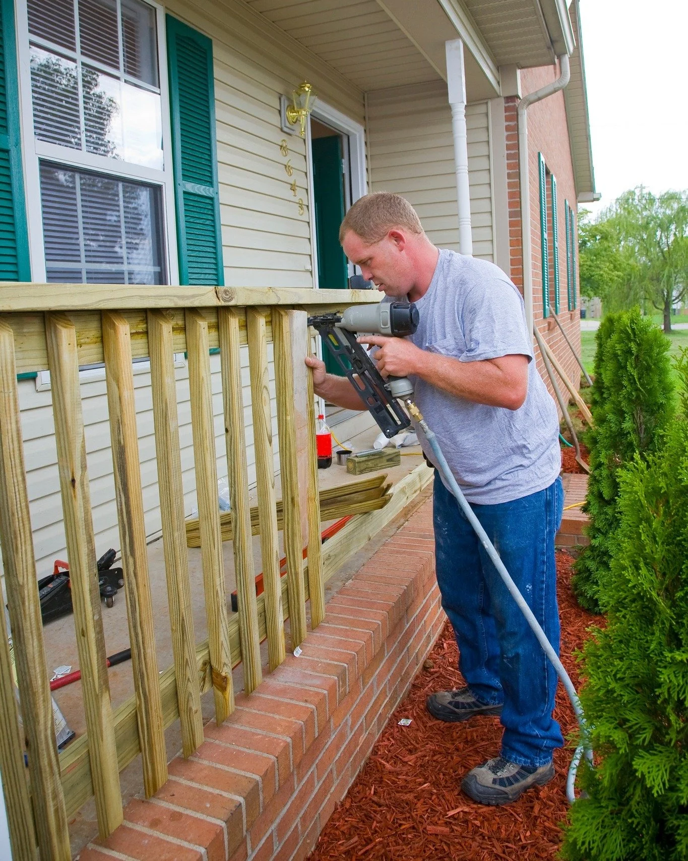Strengthening Our Community, One Home at a Time

Discover how small acts of generosity are making a big difference for local homeowners through REPAH&rsquo;s home repair and rehabilitation programs. (Real Estate Professionals for Affordable Housing)
