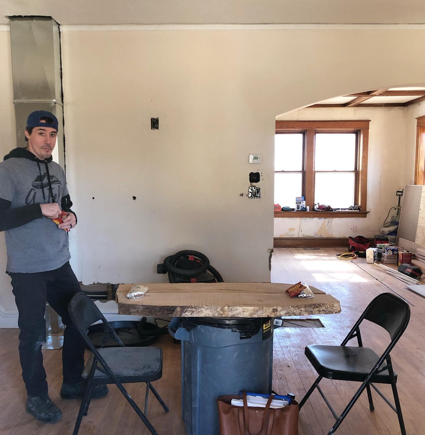 Swung by the Waldron project to bring the best contractor in town some lunch and review the window order. We had to get a bit resourceful when it came to finding a table we could use. 🤪.

Status update: Got news that the building permit has official