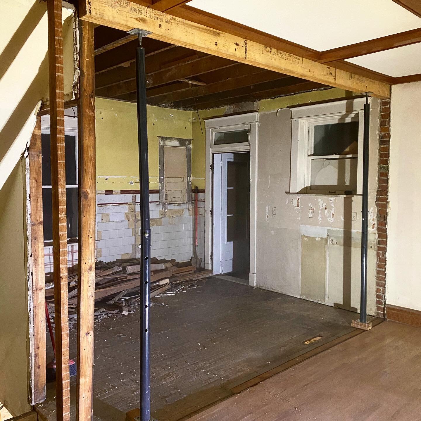 ✅... Wall is gone
✅... Beam is in place
✅... Bathroom has been gutted 

I have no idea how Darryl got that beam up by himself last night... buttttt he did! 💪💪💪. I am making the final tweaks to the cabinet design... it will look great in here in no