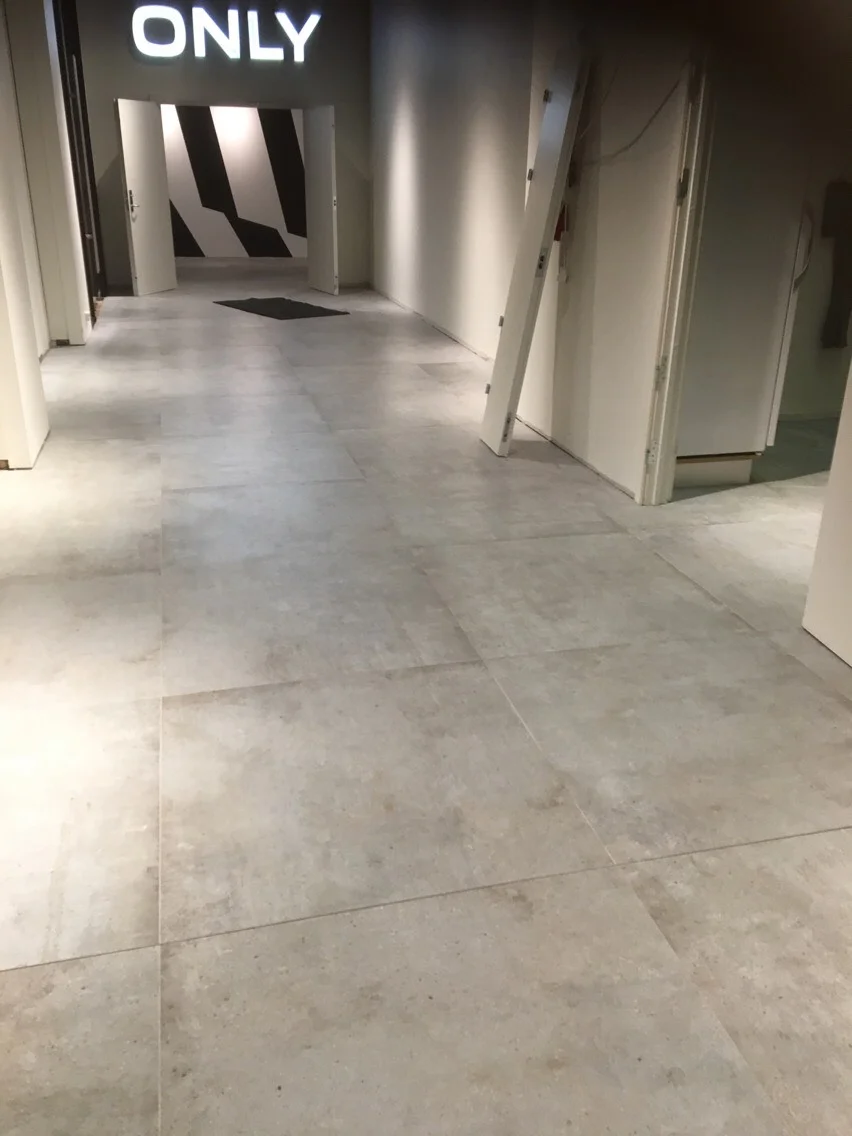 Eksempel på gulv hos en virksomhed.