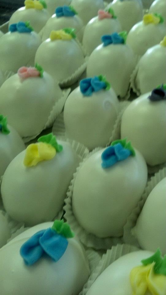 EGG SHAPES CAKES _ EASTER.jpg