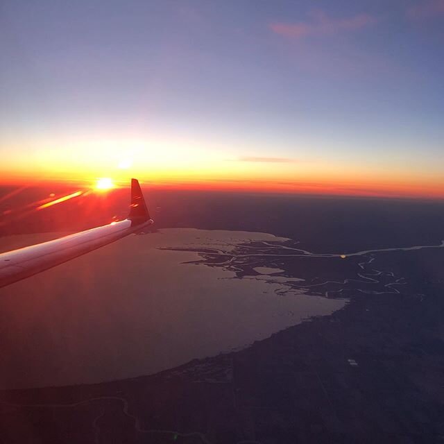 ✌🏼 out Michigan! Thanks for the memories. #michigansunset #lakestclaire #deltaairlines #puremichigan #bestfriends #familytrip #gratefulheart