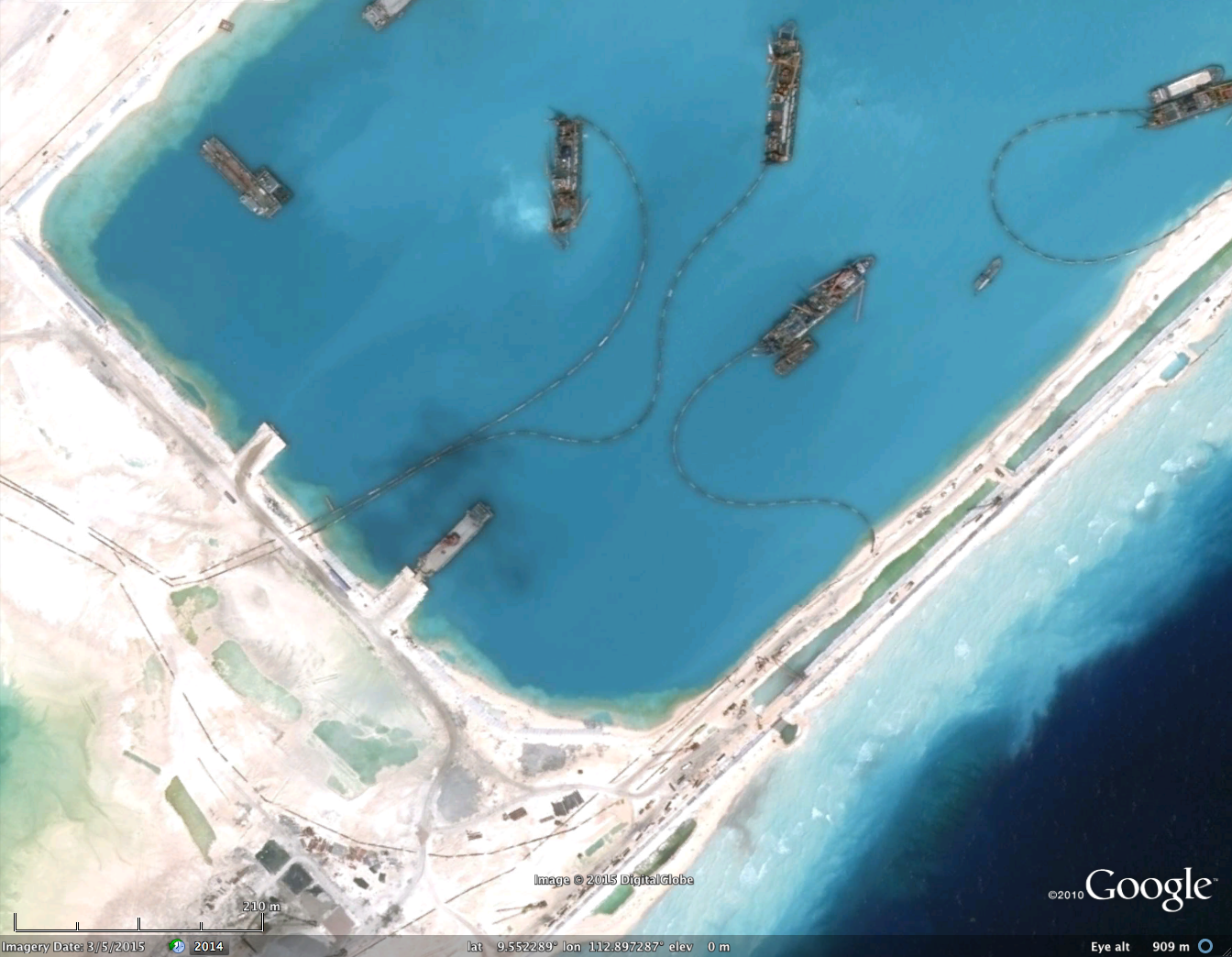 FieryCrossReef_GoogleEarth_2015_03_05_CloseUp.png