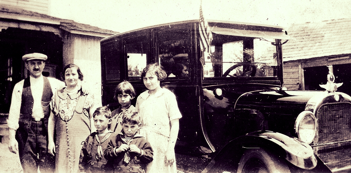Louis-Sadie-Adeline-Ethel-Bernie-Seymour-Kaplan-and-car.jpg