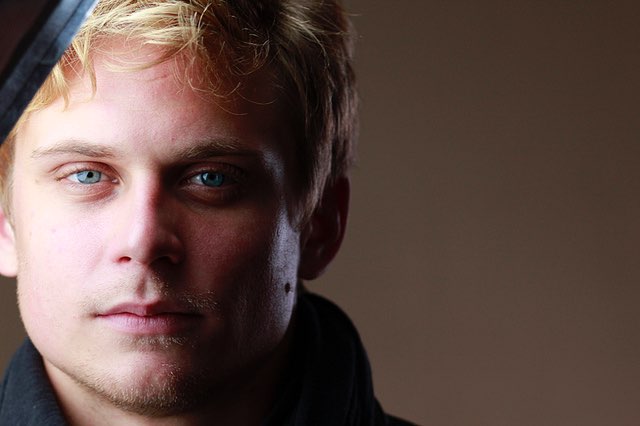 billy headshot.jpg