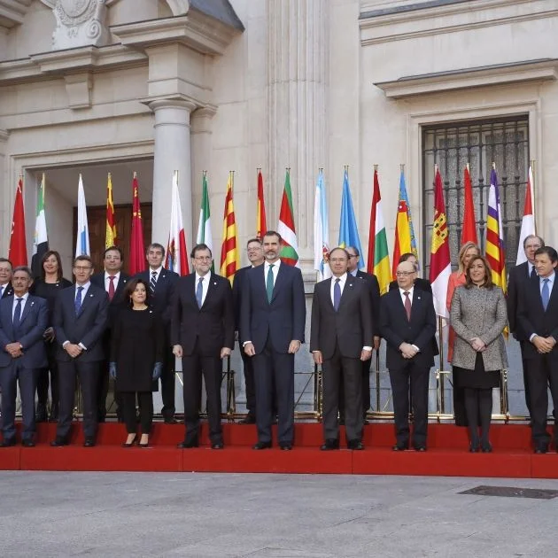 El Rey, el anterior gobierno y los presidentes autonómicos.