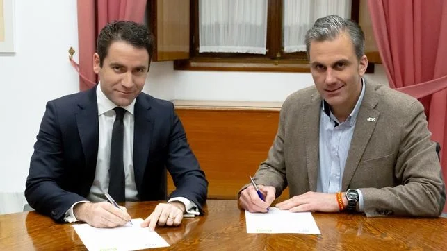 Vox-PP-Ciudadanos-consejerias-Andalucia_EDIIMA20181227_0229_4.jpg