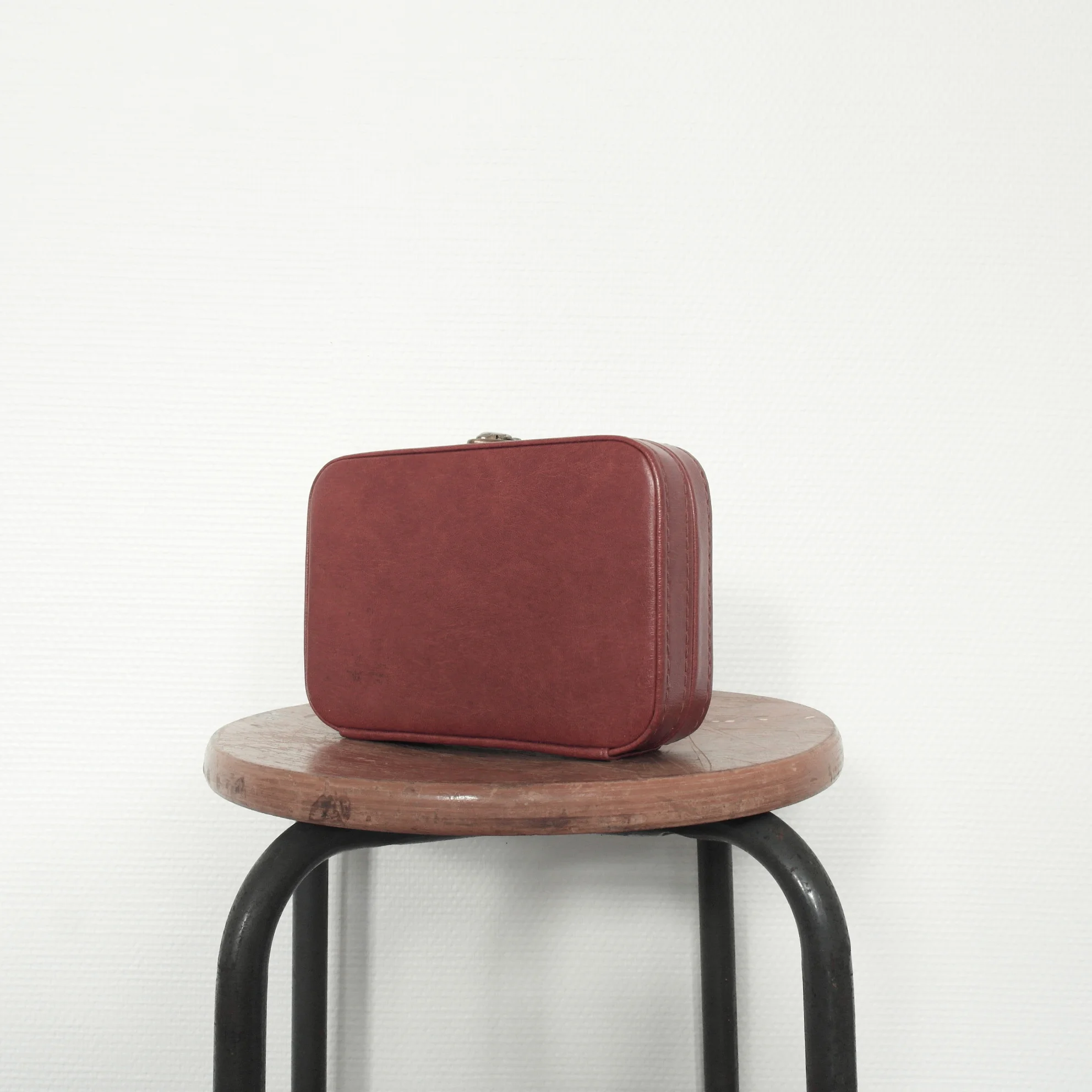 pochette vintage en cuir camel usure studio