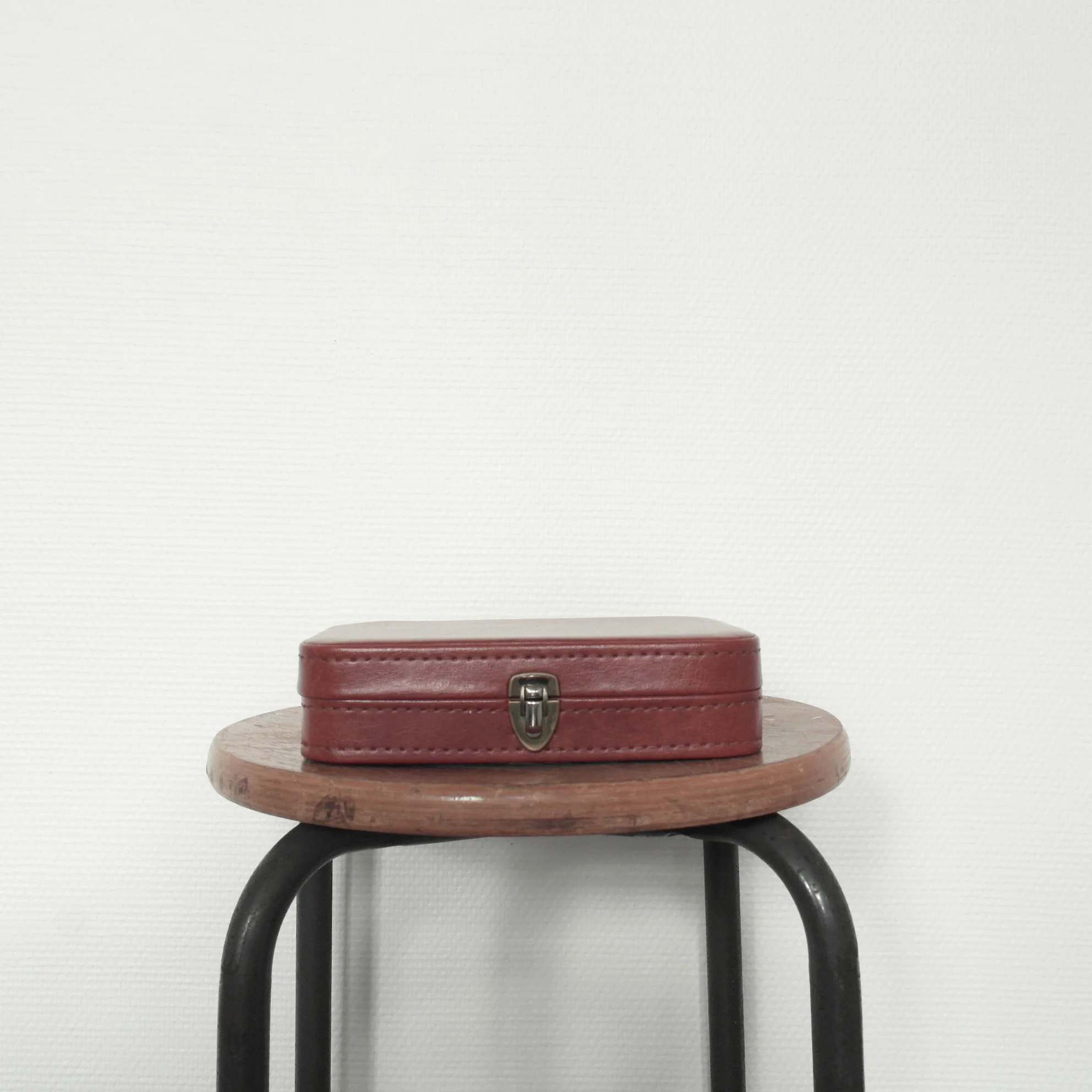 pochette vintage en cuir camel usure studio