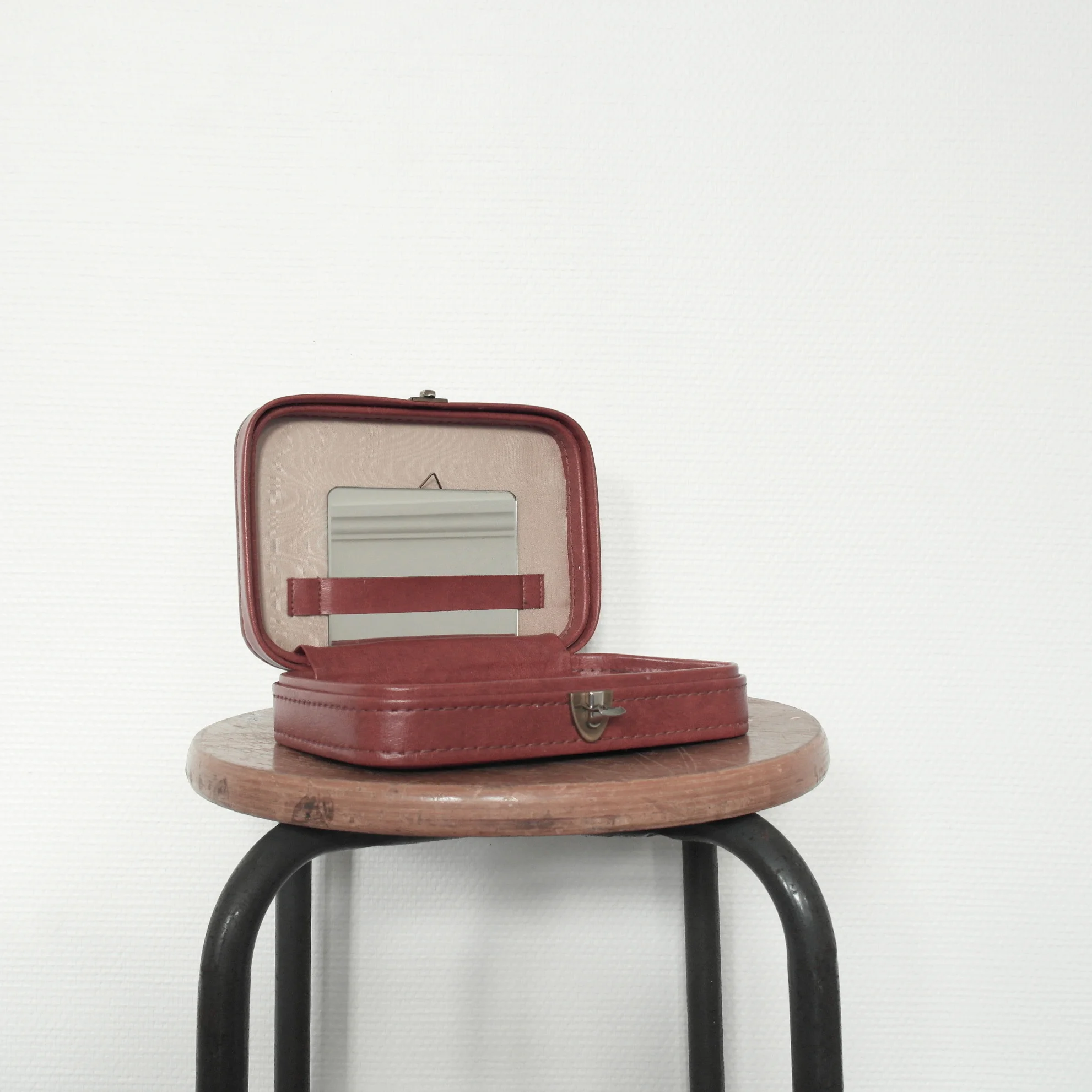 pochette vintage en cuir camel usure studio