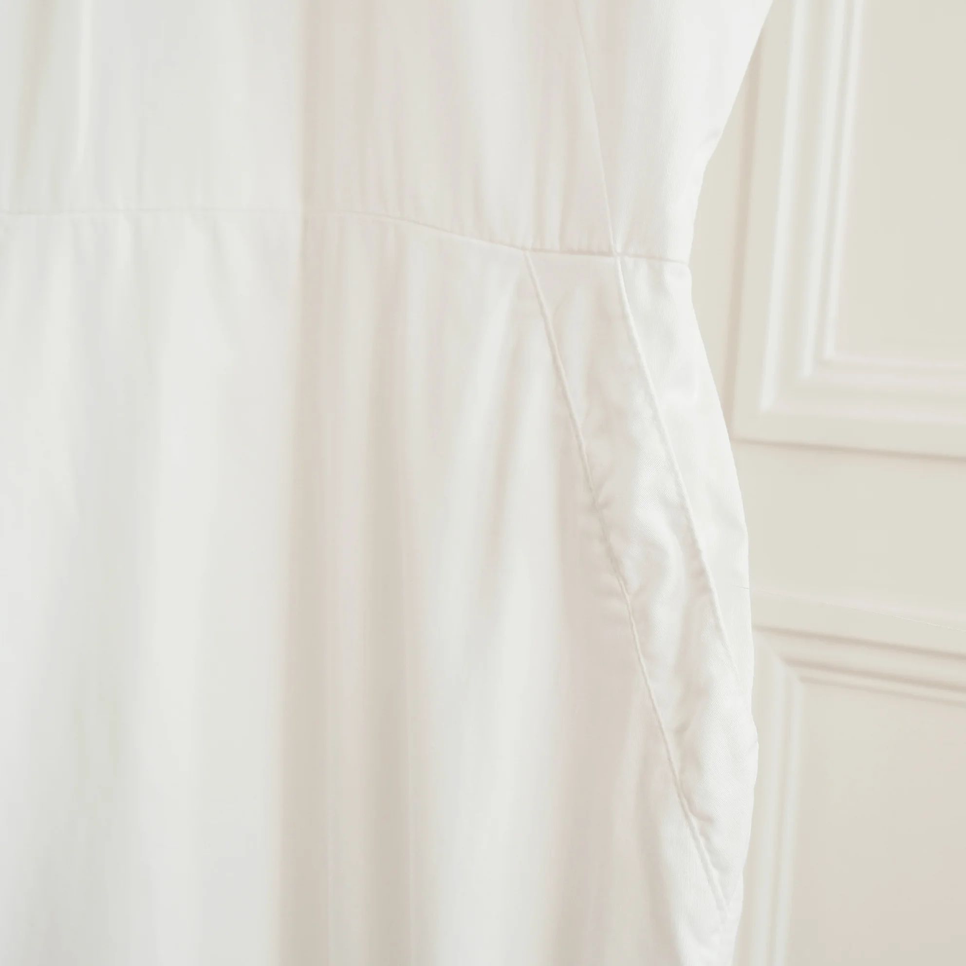 robe blanche structurée détails1.jpg