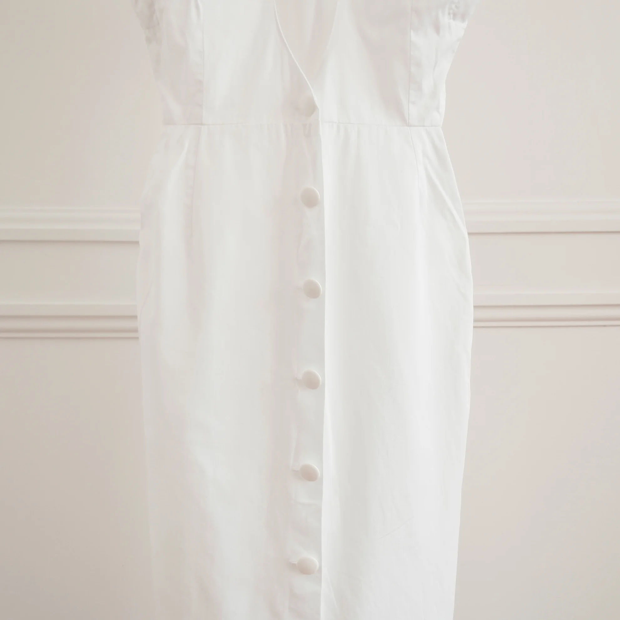 robe blanche structurée dos détails1.jpg