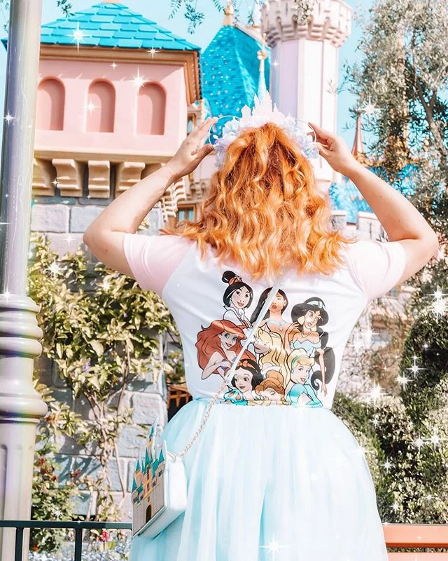 Who&rsquo;s excited for the Castle walls to come down and finally see this gorgeous castle in all of its glory! 🙋🏼&zwj;♀️ I decided to #disneybound as the Castle before it got a paint job 😂💗 My castle bag from @dnhandbags and my royalty top from 