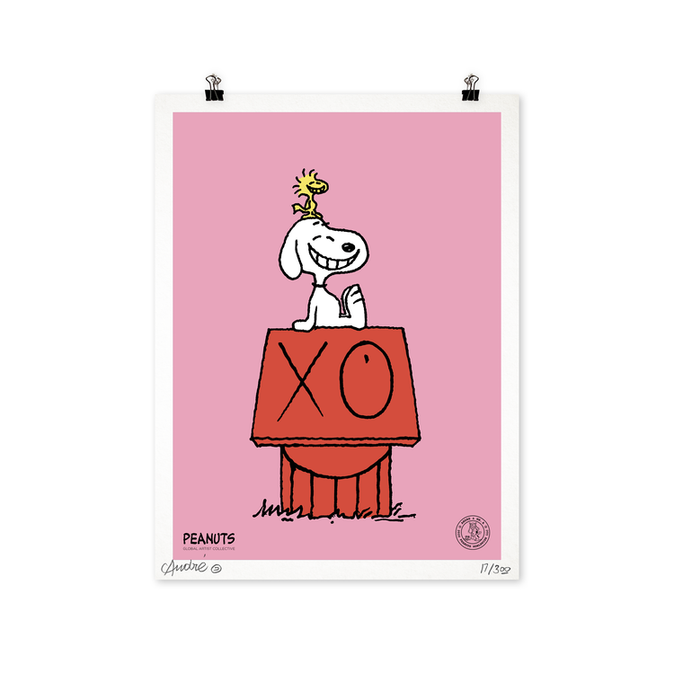 Snoopy+&+Woodstock+on+Red+House+-+Pink.png