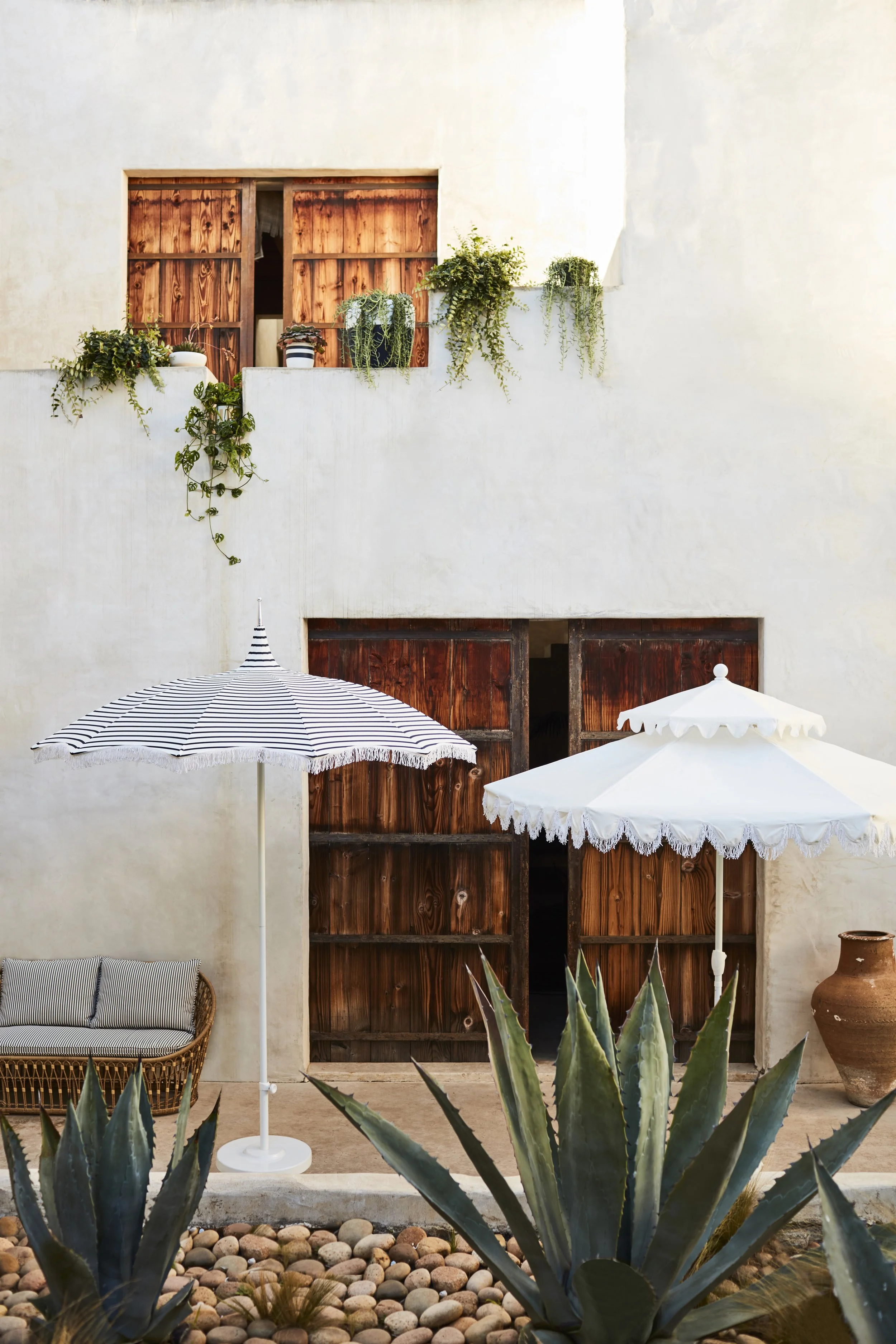 OKL_SIT_00077967_CROP_LS_Outdoor Umbrella Spotlight_110.jpg