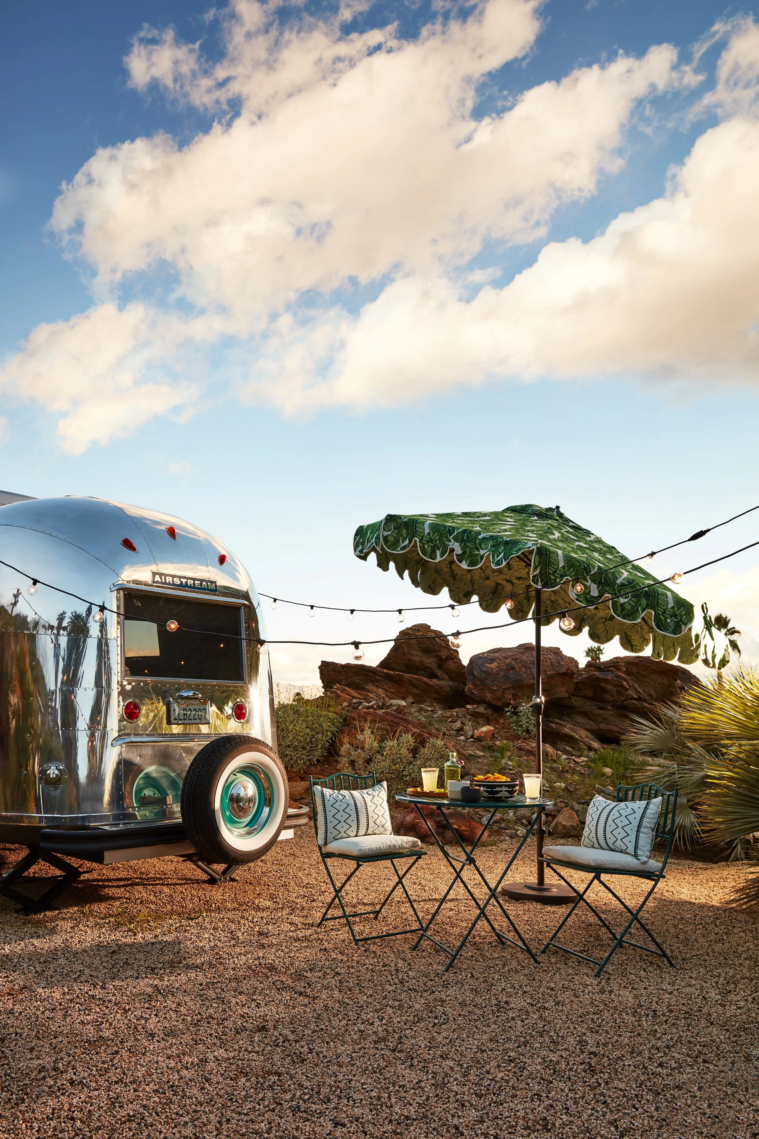 OKL_SIT_20190205_Vert_CR_Outdoor Location Shoot 2019_Core Bistro Airstream_V2_1.jpg