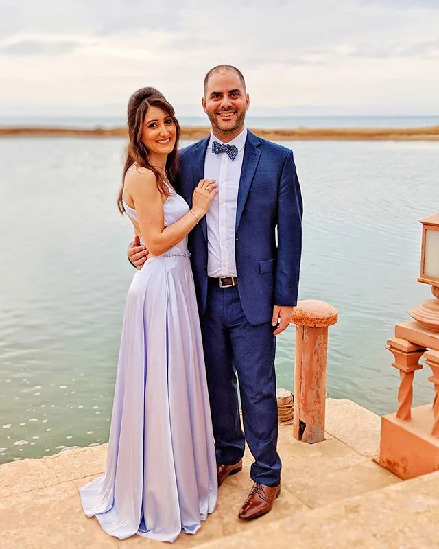 You, me, and the sea ❤️
.
.
#love #photoshoot #destinationwedding #elgouna #egypt #mustraz
