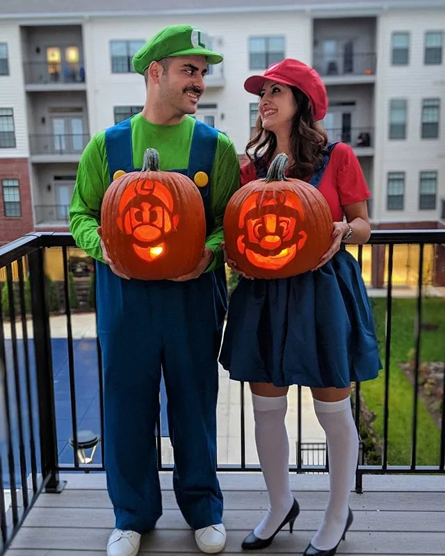 It's a we, Mario and Luigi ❤️💚... Happy Halloween! 🎃