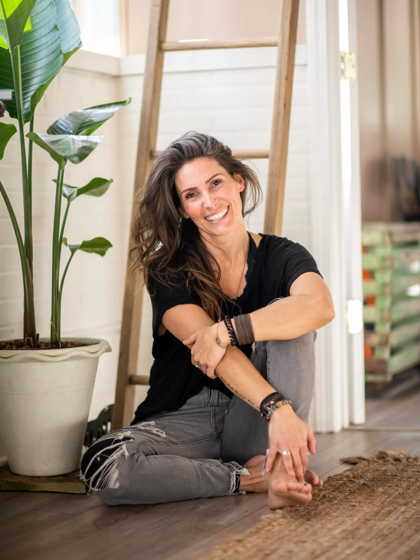 WE HAVE A VERY SPECIAL SURPRISE FOR YOU THIS SATURDAY&hellip;👀 
That&rsquo;s right, our beloved Darcel!
We&rsquo;ve missed her dearly. We are so grateful for her presence this weekend.🫶🏽

Meet her on the mat ⬇️
9:30am Slow Flow
11:00am Gentle Flow