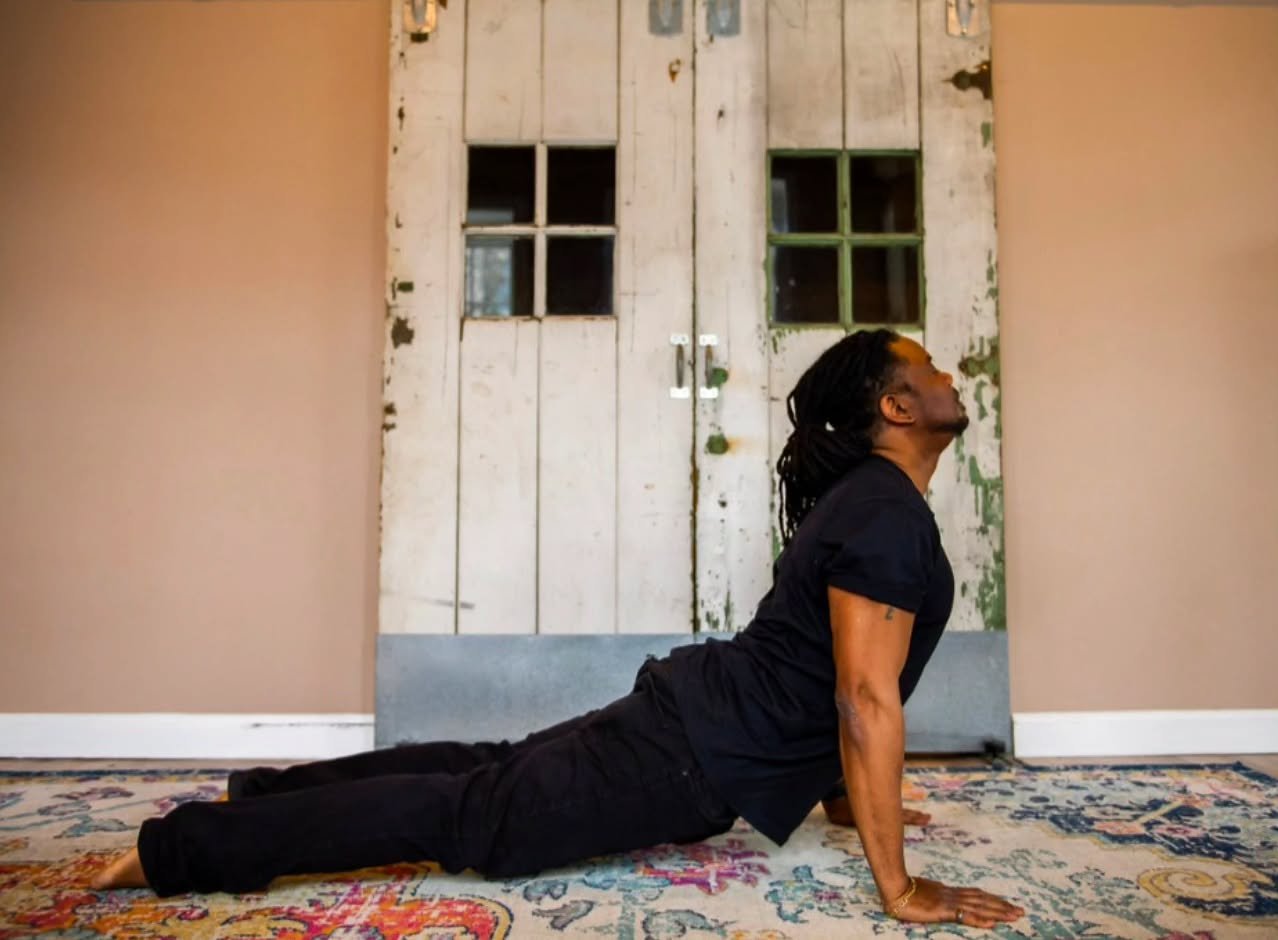 Join Tim Clark this Saturday as he guides you through an energizing and uplifting flow. It's the perfect way to jump-start your Saturday morning. 💜

8:00 AM Vinyasa
9:30 AM Slow Flow 
11:00 AM Gentle Flow

Pre-registration and full class schedule av