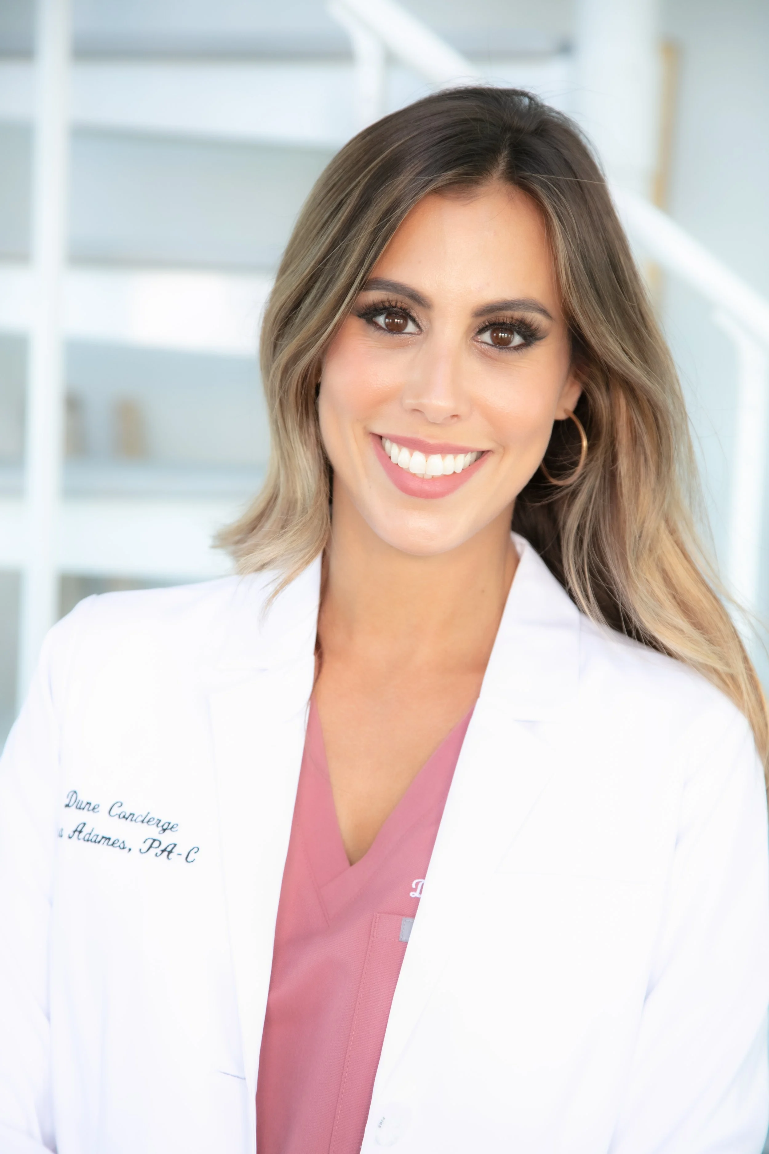 Dara, Beauty  Business owner