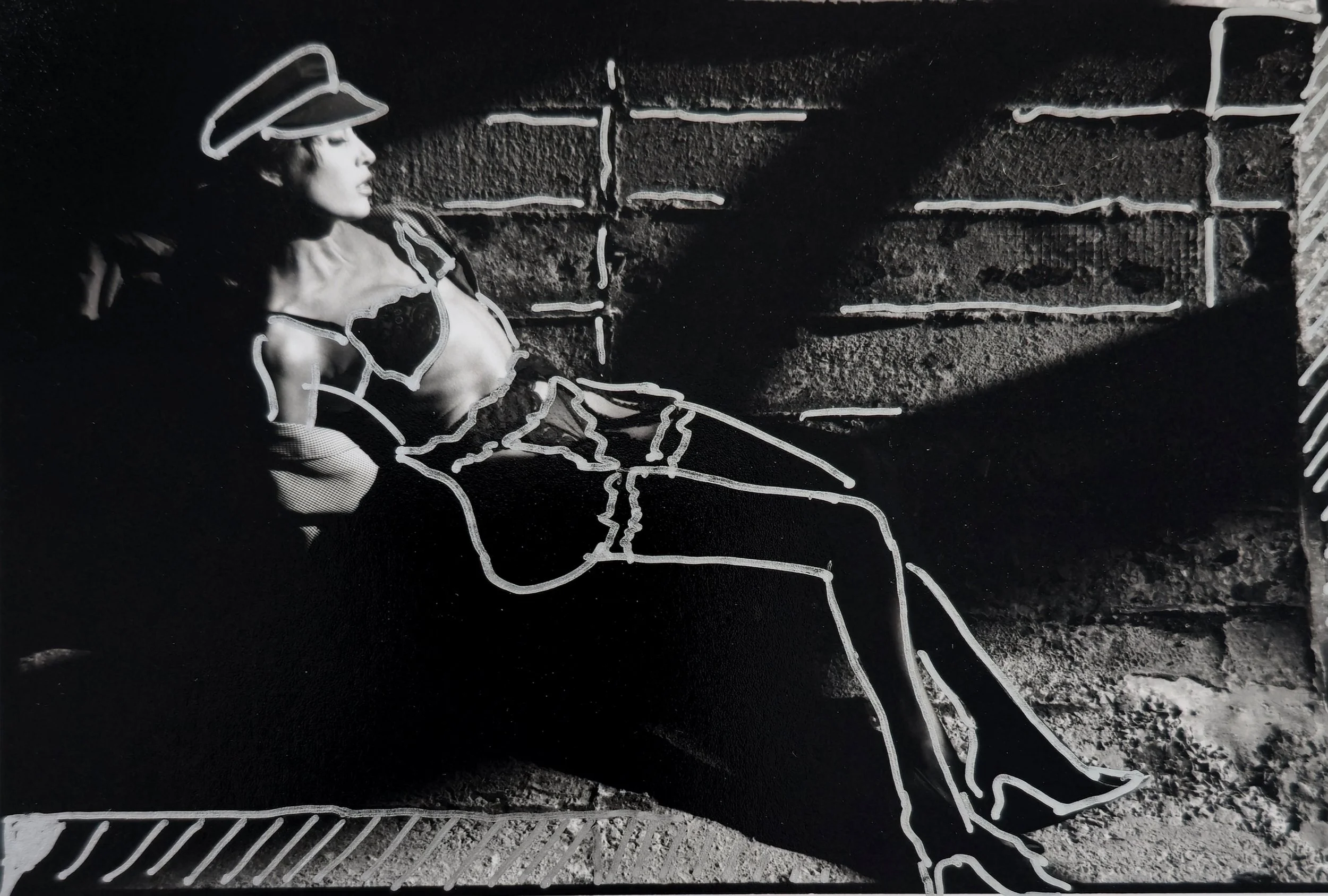 "Tunnel" B&W silver ink 