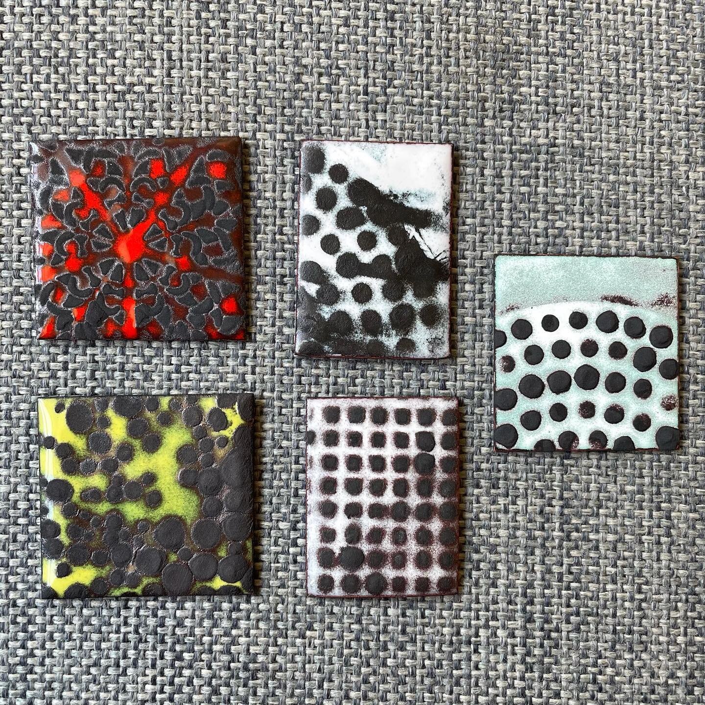 New samples of enamel with atomized copper from an online class with @annedinan. These were all created using stencils and the black is matte and a lightly textured. Looking forward to a new series of work featuring this technique! 
&mdash;
#enamelis