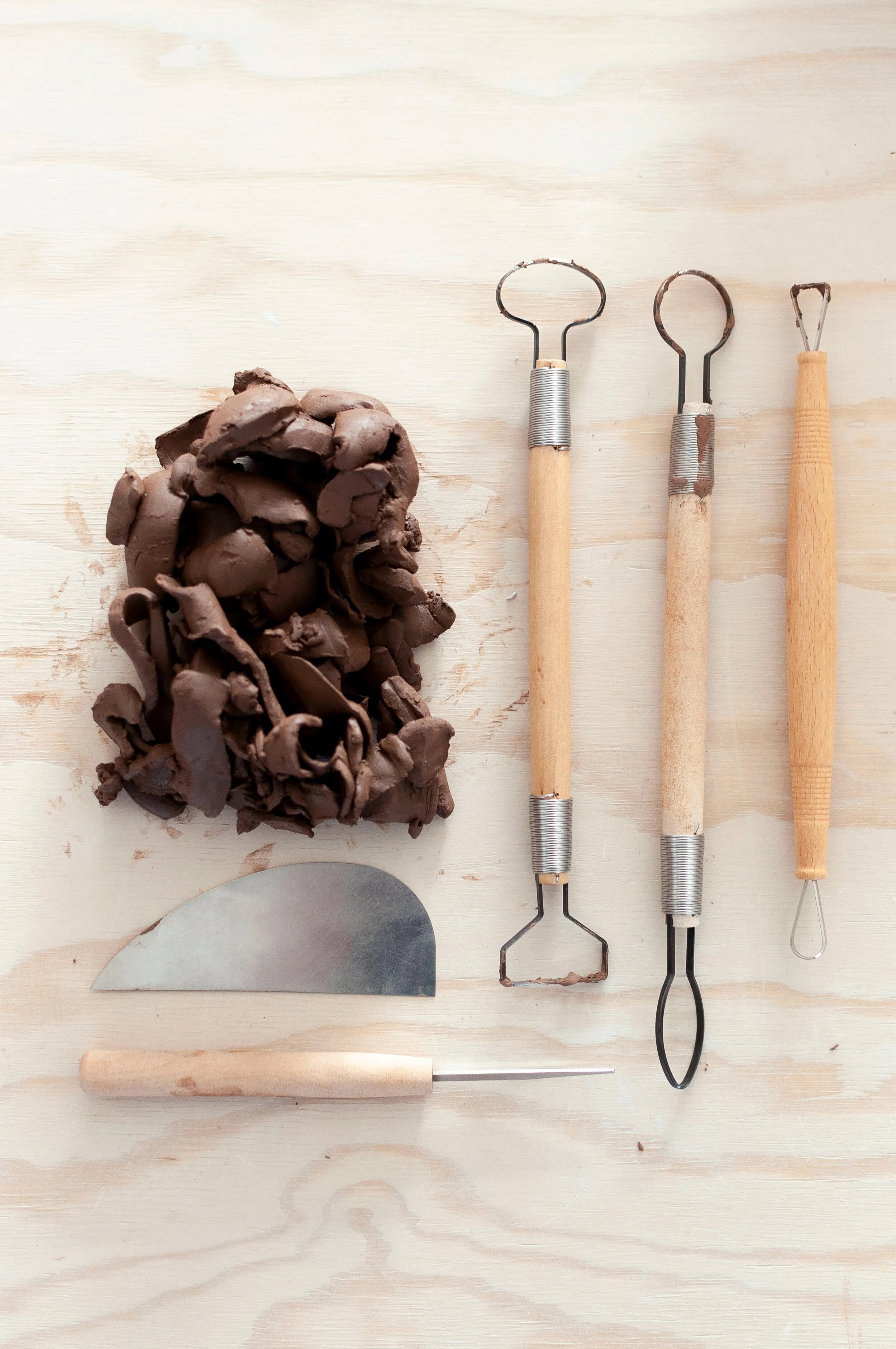  Eine traditionelle japanische Tonbearbeitungstechnik 