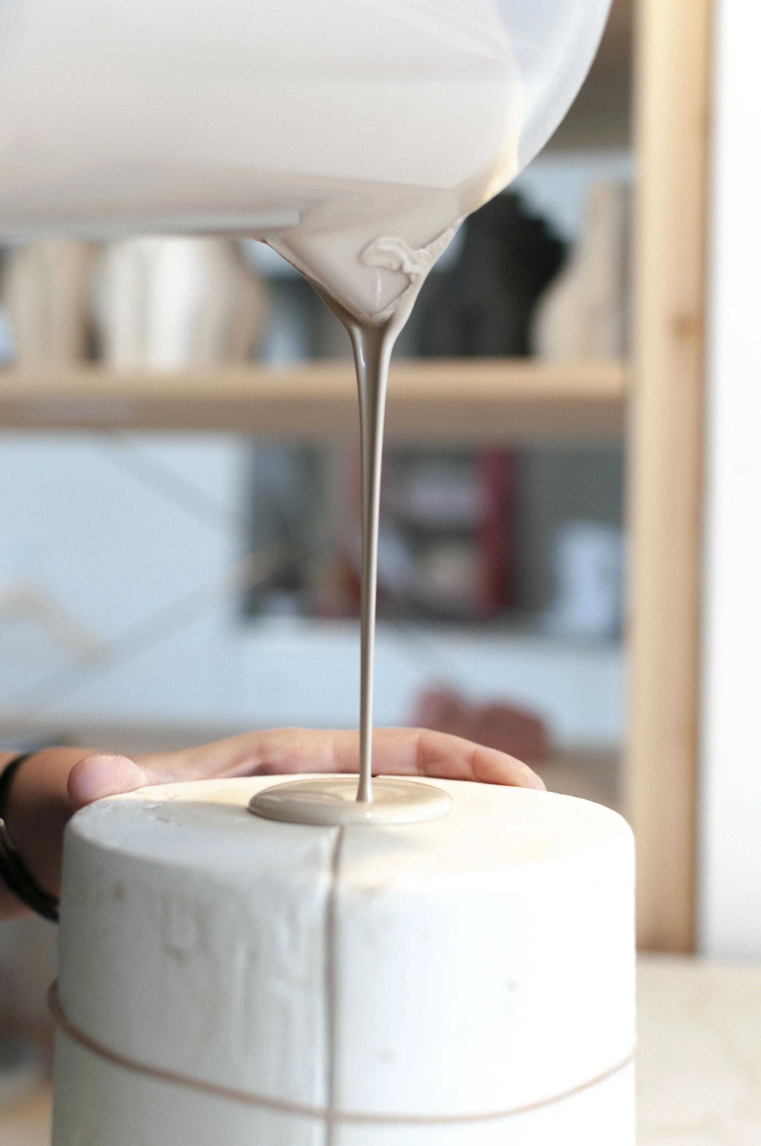  Lerne während dem Kurs Schritt für Schritt den Prozess des Porzellan giessens kennen 