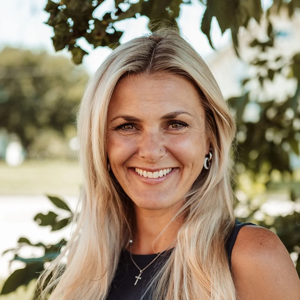 Lyndsie Schnoor - Worship Leader