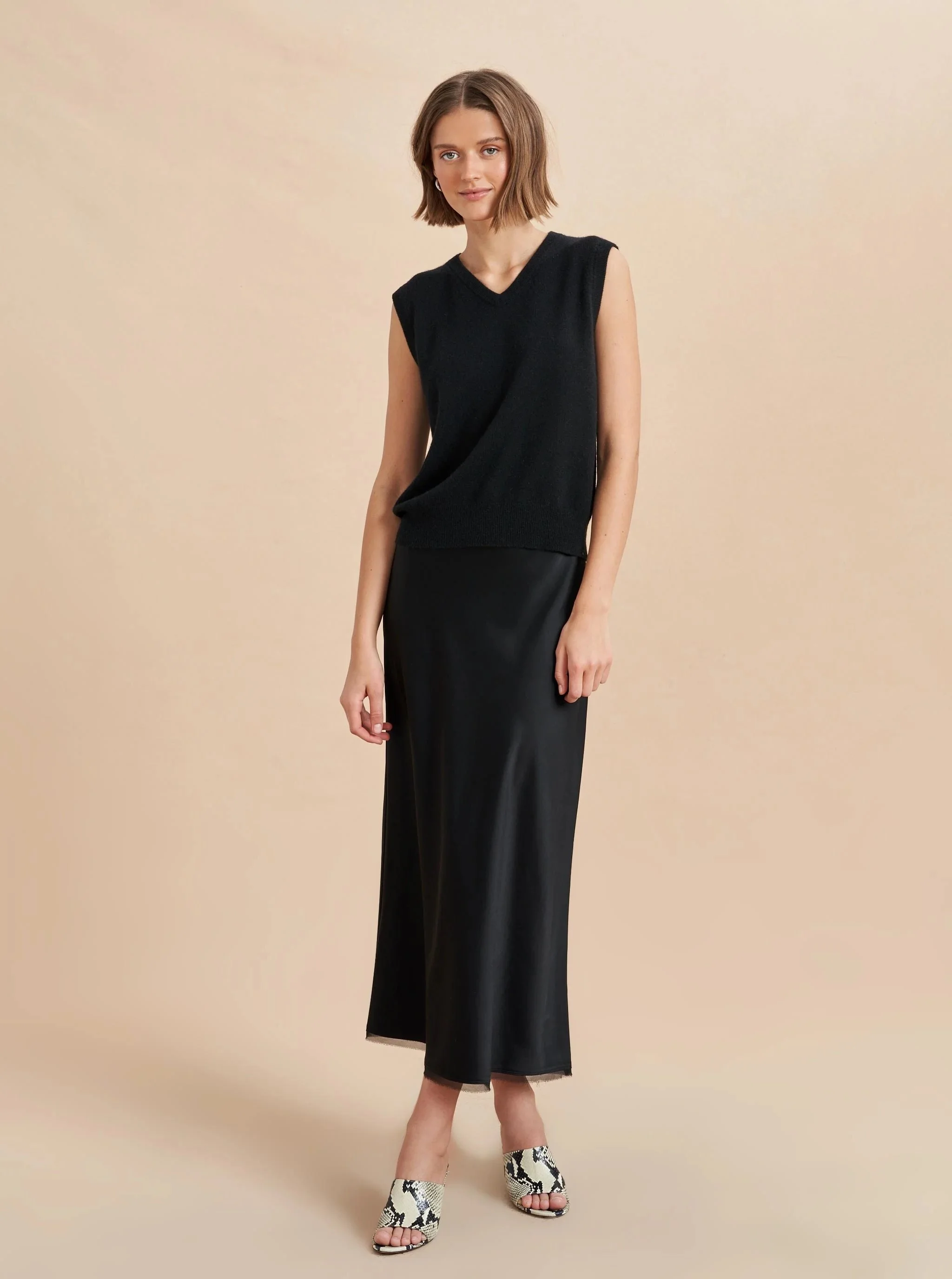 BIANCA-SKIRT-BLACK-705.jpg