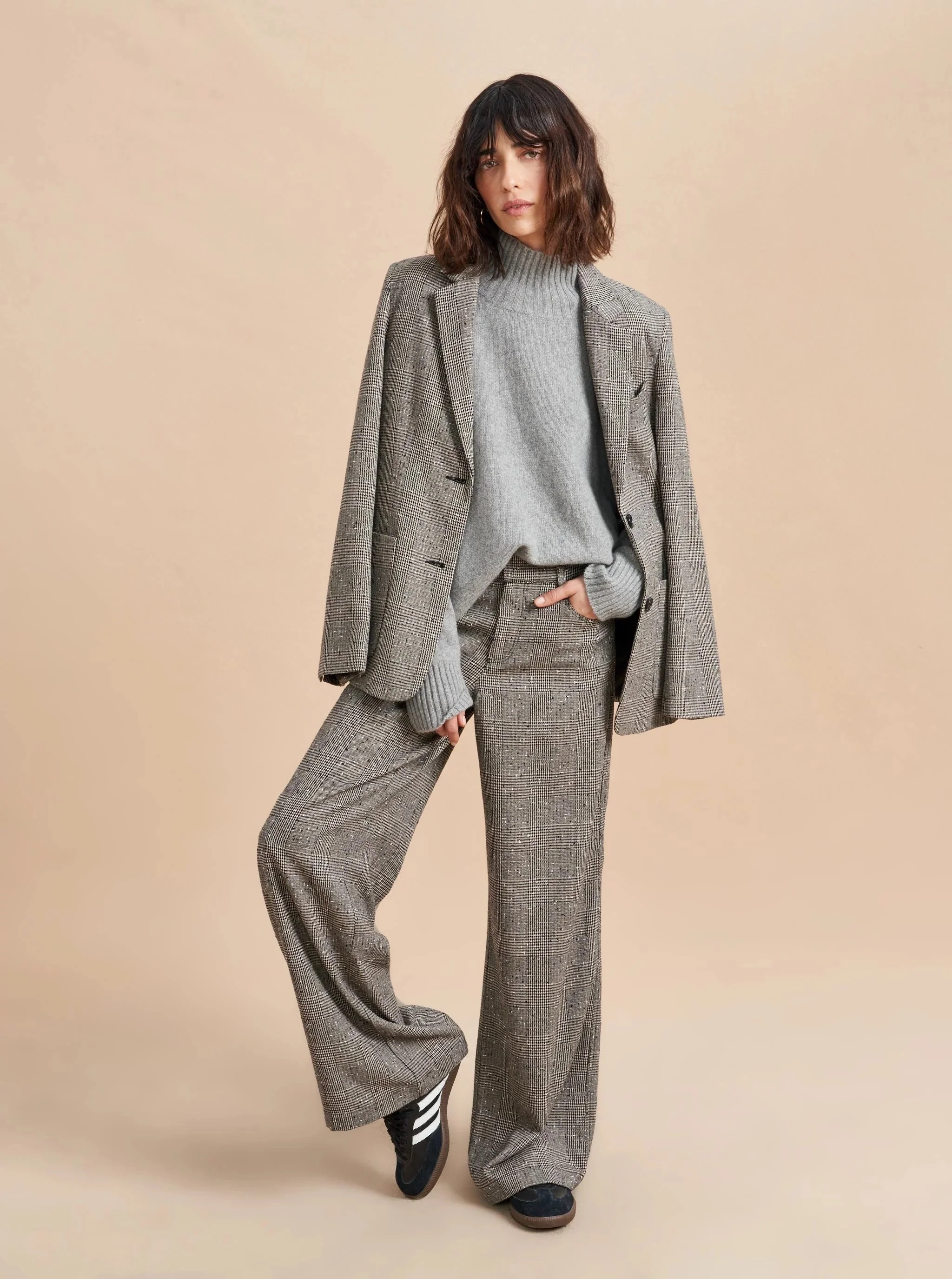 ELIZABETH-TROUSER-BLACK-MULTI-2959_02143ef2-07d6-427d-873c-a0b527c8b29d.jpg