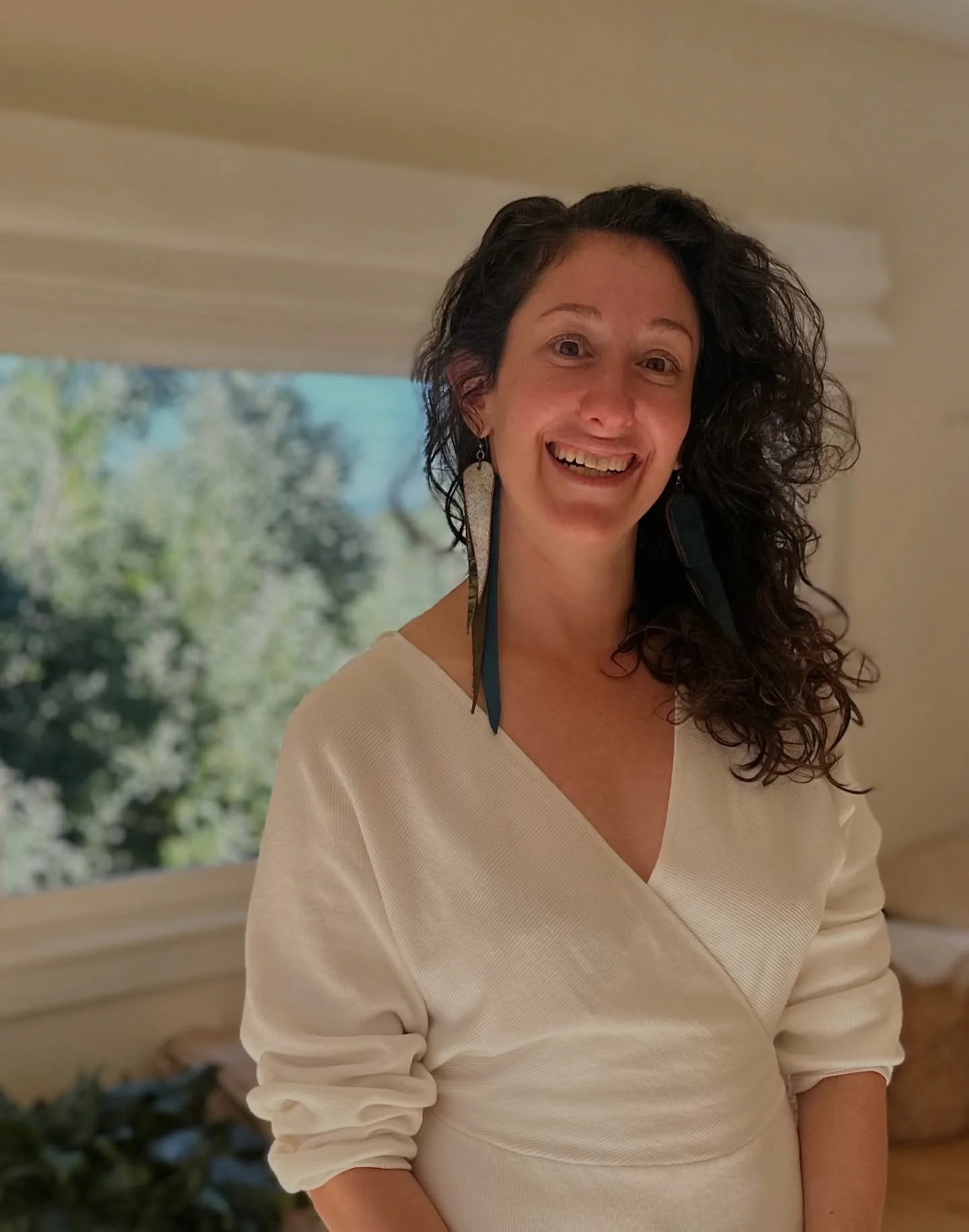 Somatic Therapy with Pam ✨

For those who are neurodivergent or carrying the imprint of trauma, life can feel overwhelming on a nervous system level. You may feel highly sensitive, easily overstimulated, anxious, burned out, or disconnected from your